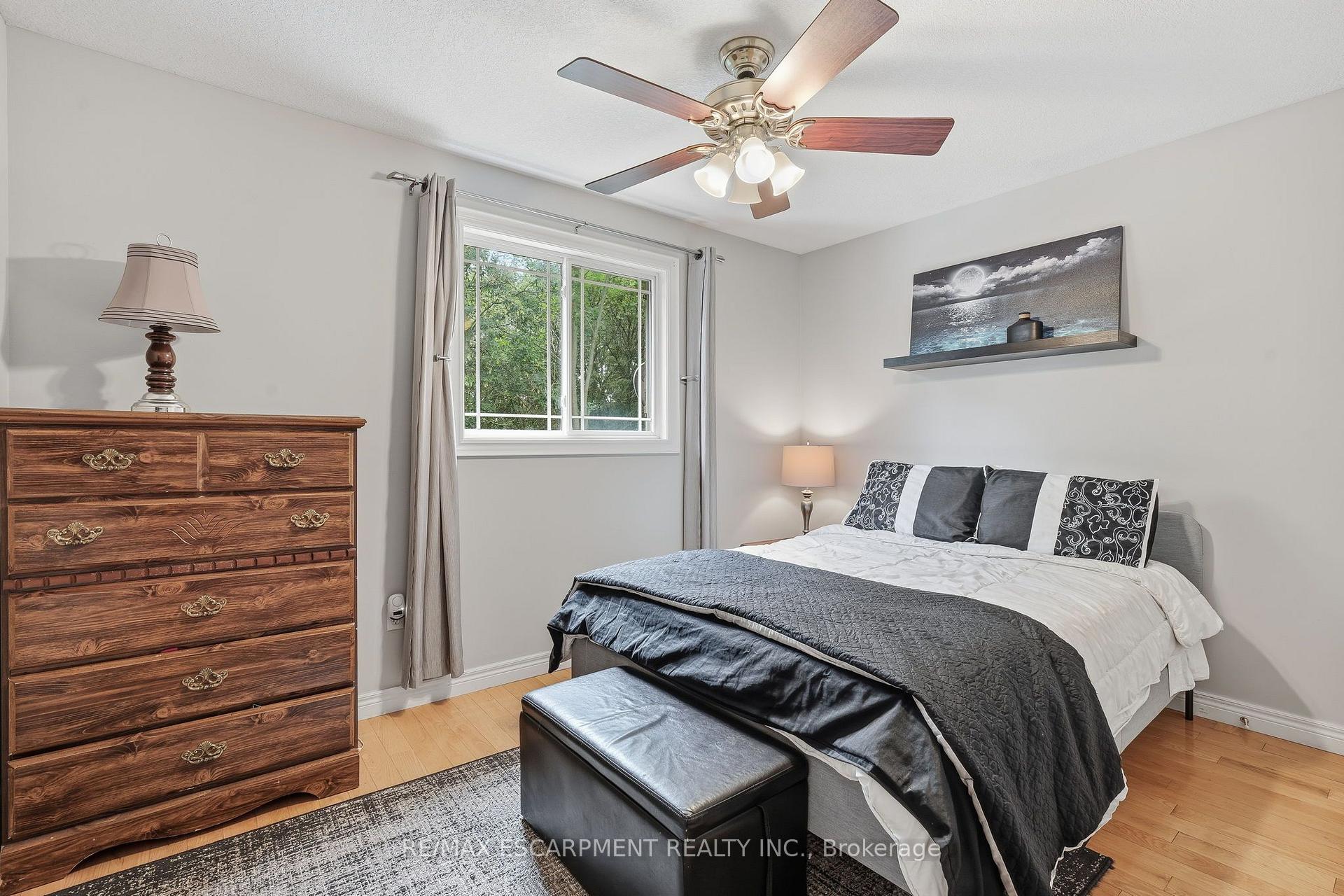 Photo 25 of 125 Langlaw Drive, Cambridge, Christopher-Champlain — HOMEH