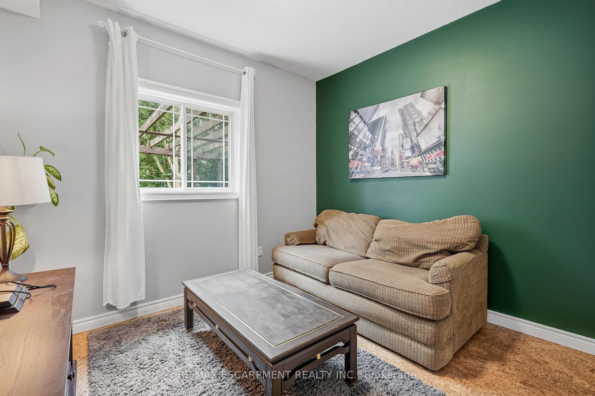 Photo 29 of 125 Langlaw Drive, Cambridge, Christopher-Champlain — HOMEH