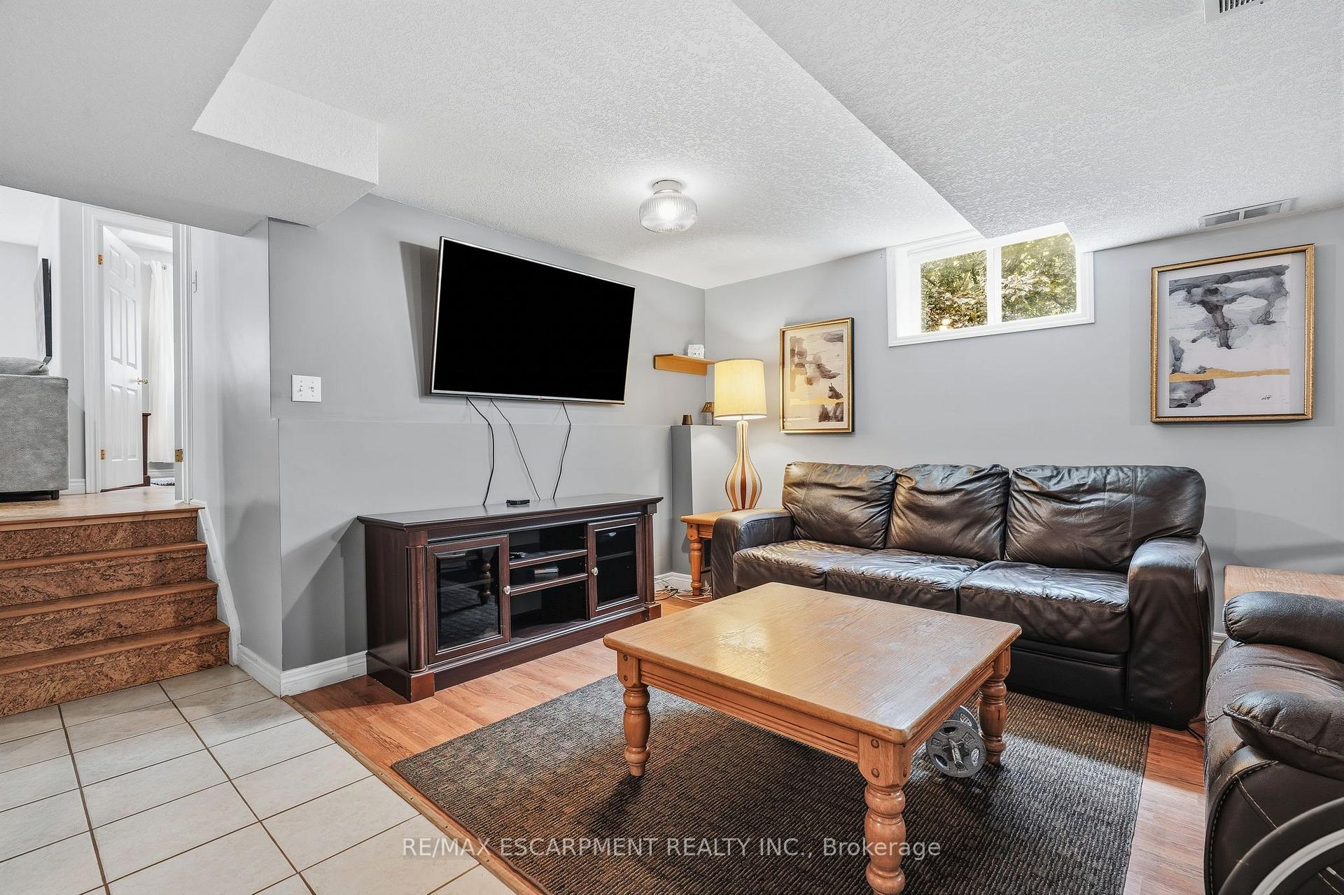 Photo 32 of 125 Langlaw Drive, Cambridge, Christopher-Champlain — HOMEH