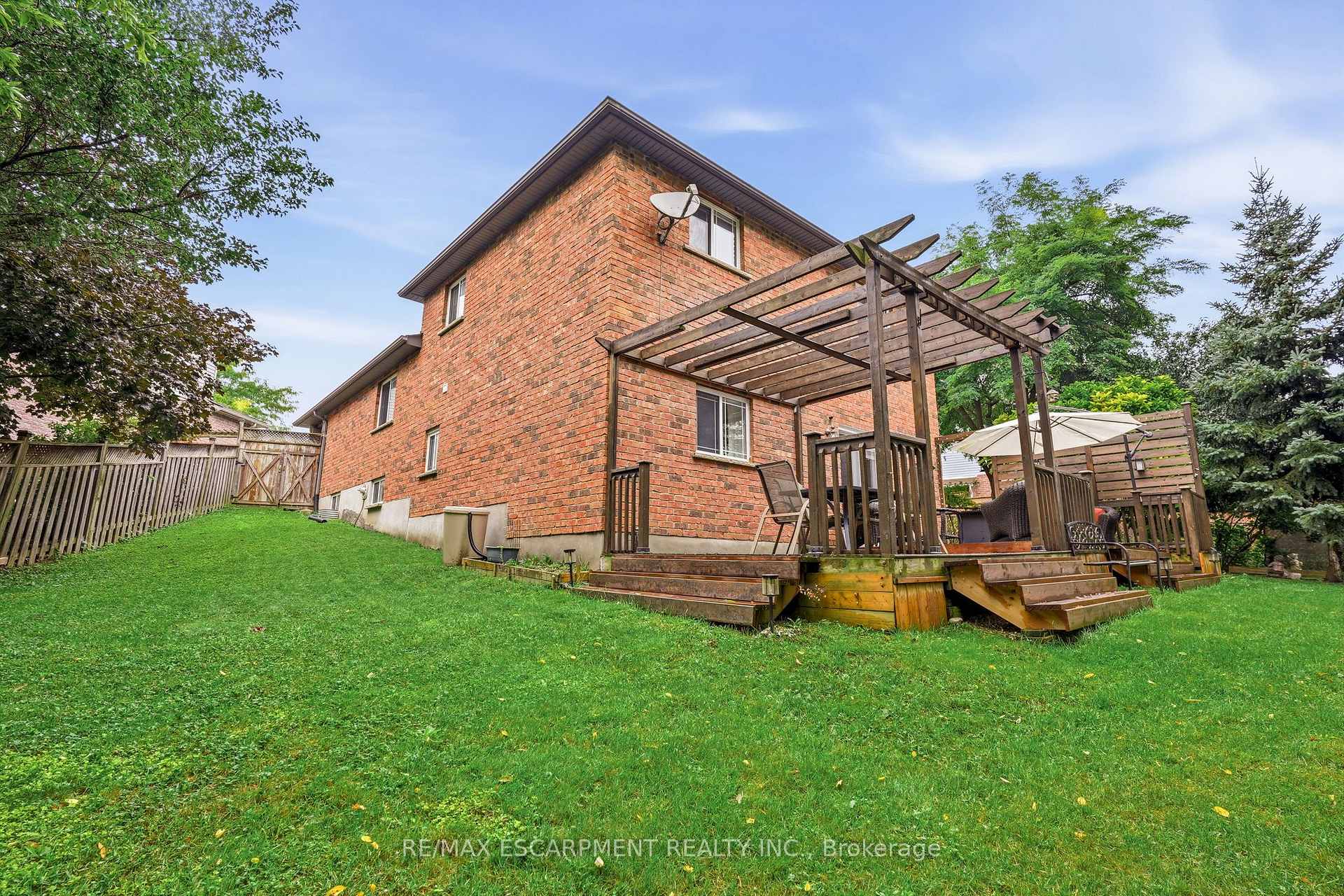 Photo 39 of 125 Langlaw Drive, Cambridge, Christopher-Champlain — HOMEH