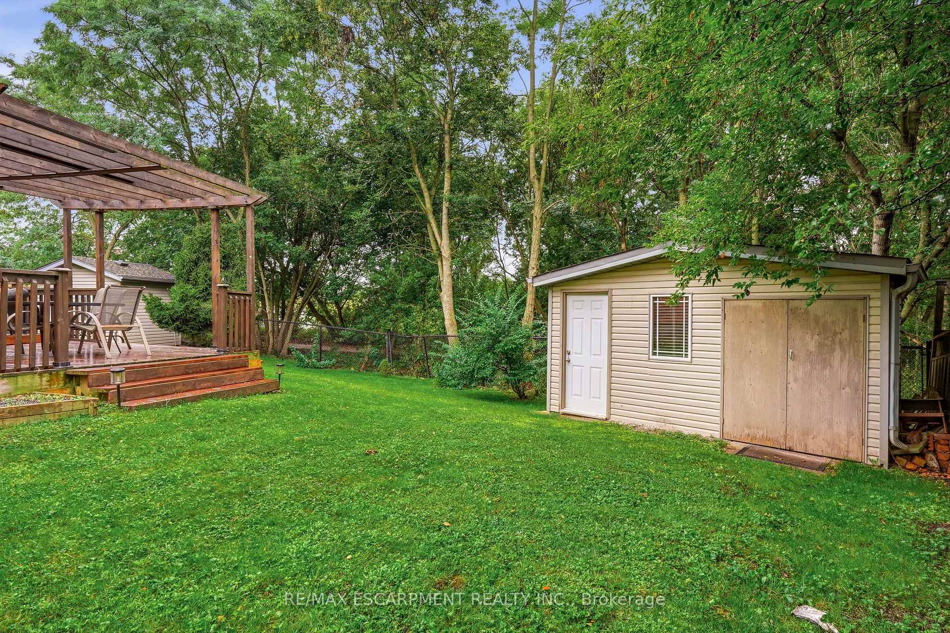 Photo 43 of 125 Langlaw Drive, Cambridge, Christopher-Champlain — HOMEH
