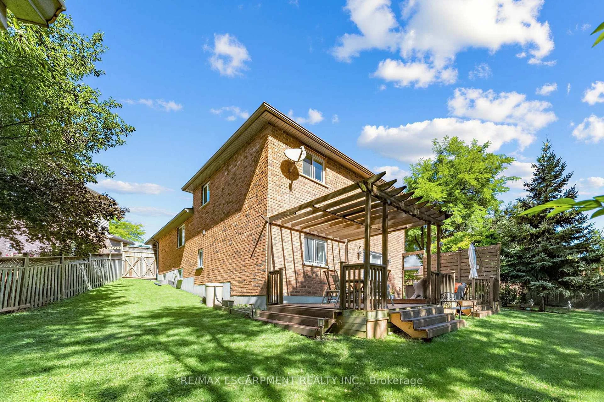Photo 36 of 125 Langlaw Drive, Cambridge, Christopher-Champlain — HOMEH