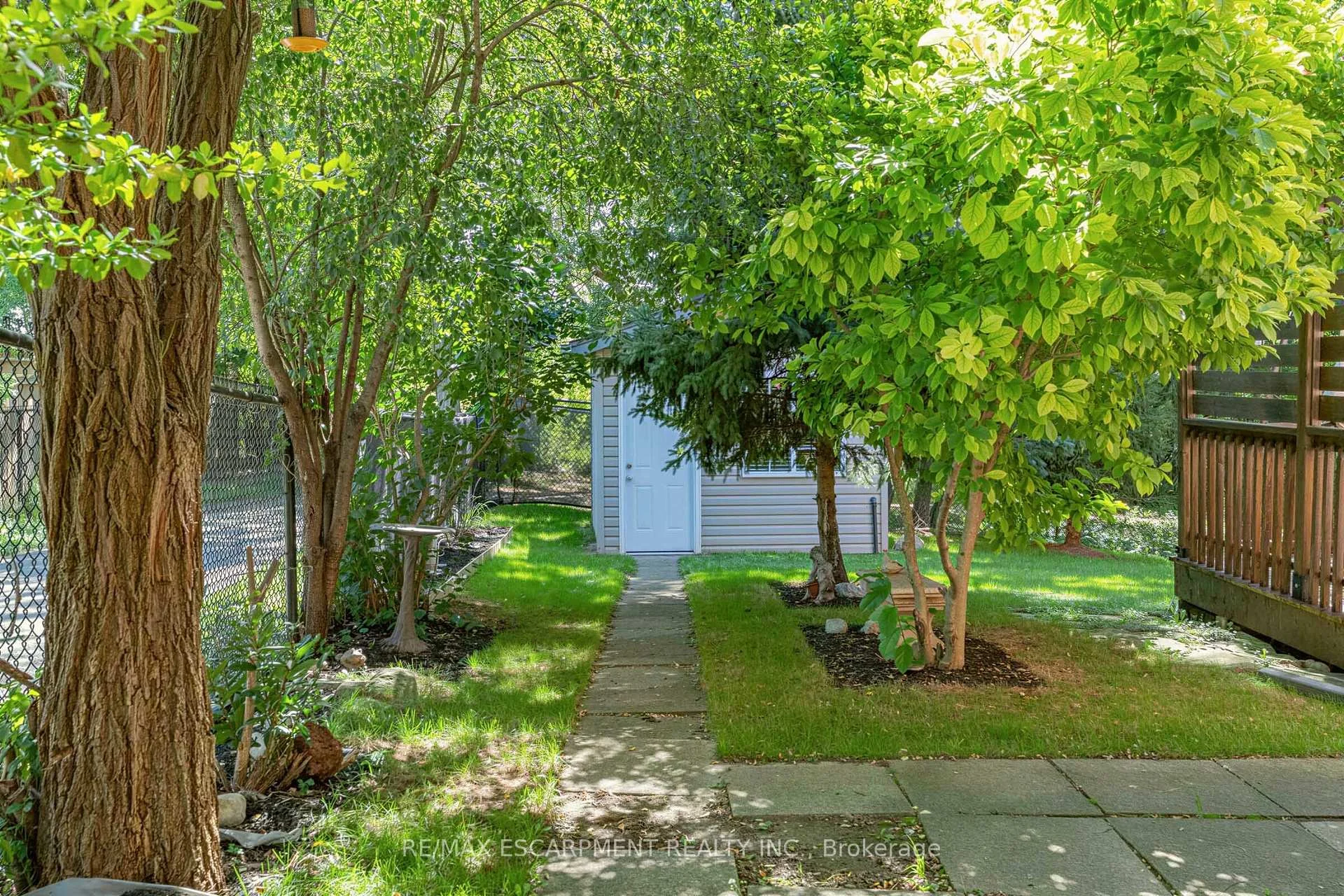 Photo 38 of 125 Langlaw Drive, Cambridge, Christopher-Champlain — HOMEH