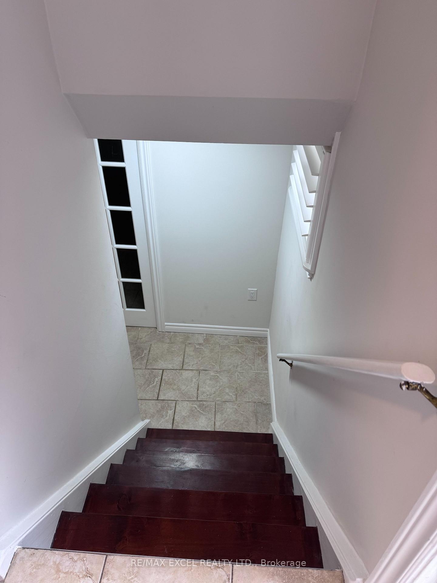 Photo 3 of Unit Bsmt, 21 Wootten Way, Markham, Sherwood-Amberglen — HOMEH