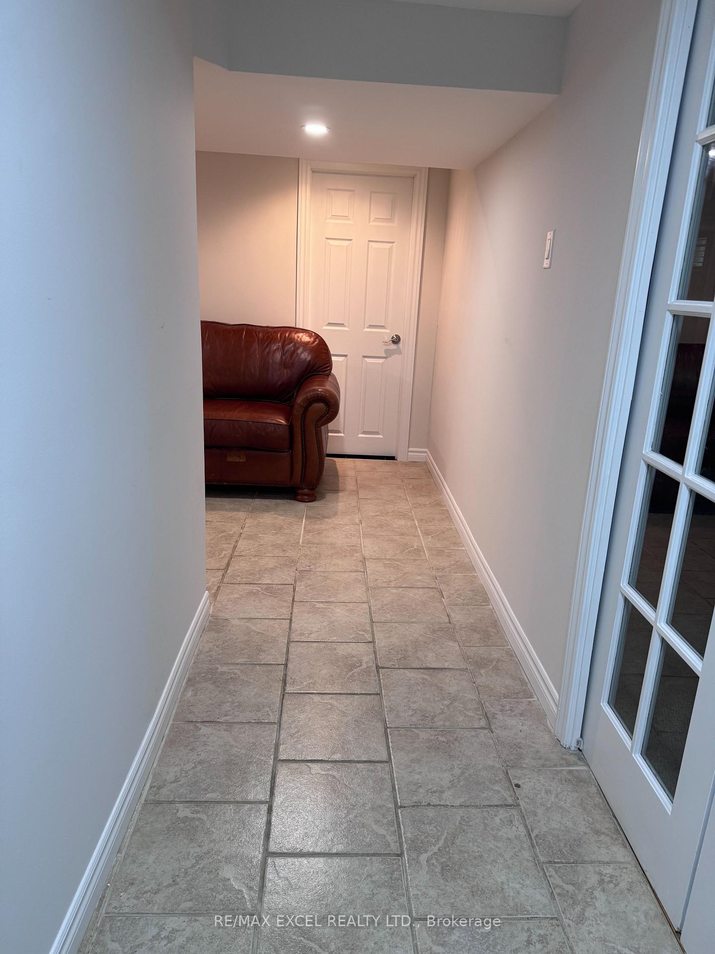 Photo 4 of Unit Bsmt, 21 Wootten Way, Markham, Sherwood-Amberglen — HOMEH