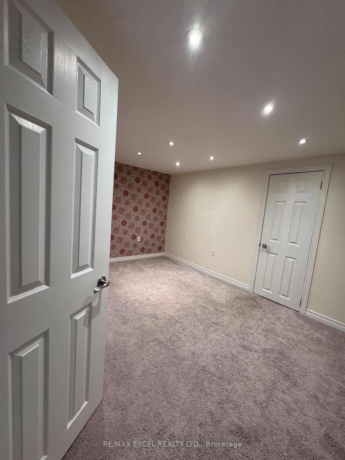 Photo 9 of Unit Bsmt, 21 Wootten Way, Markham, Sherwood-Amberglen — HOMEH