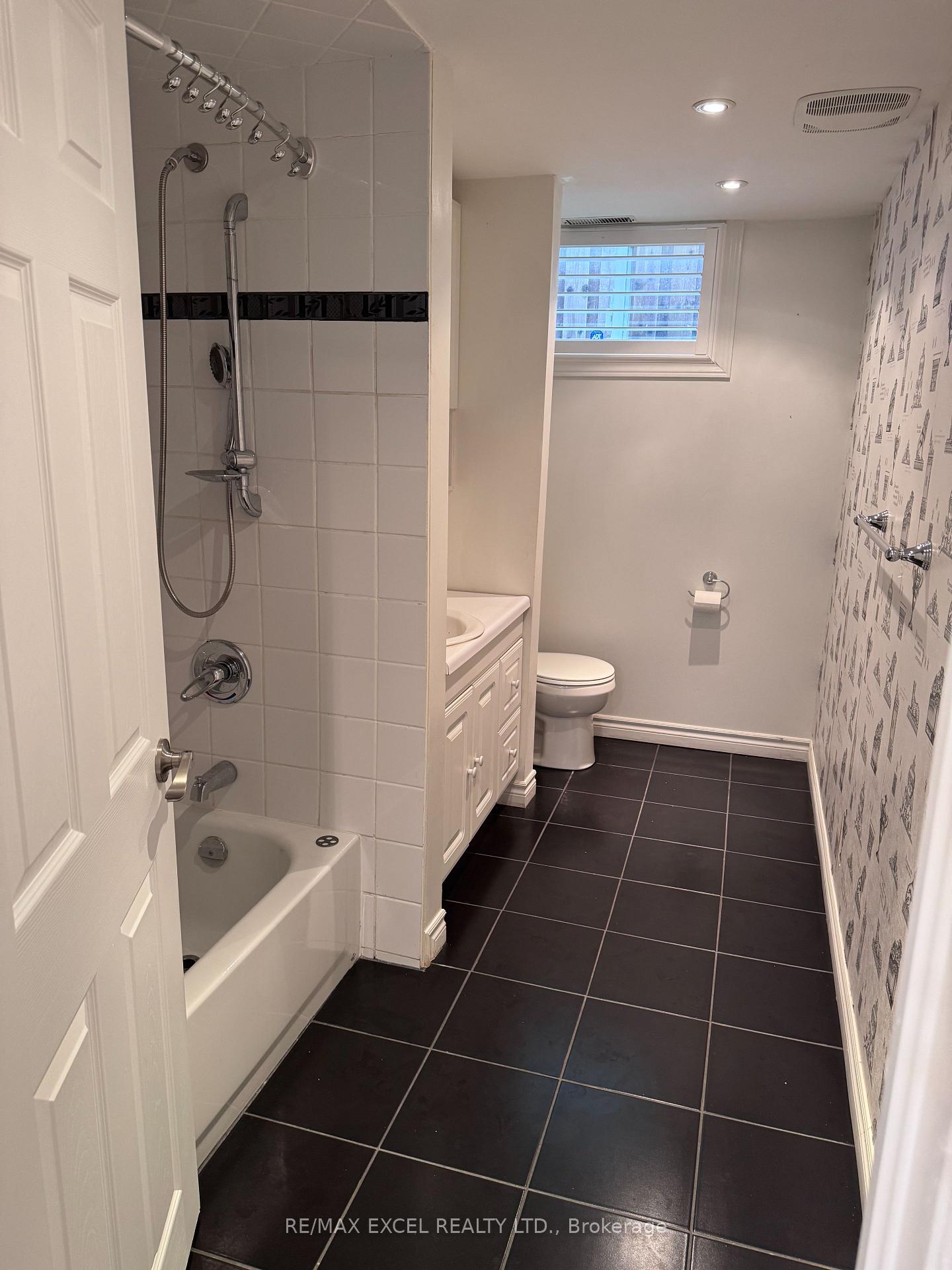 Photo 10 of Unit Bsmt, 21 Wootten Way, Markham, Sherwood-Amberglen — HOMEH