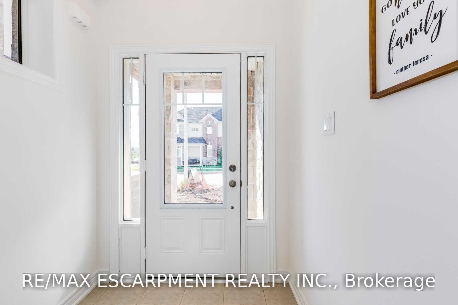 Photo 3 of 3967 Leonardo Street, Burlington, Alton — HOMEH