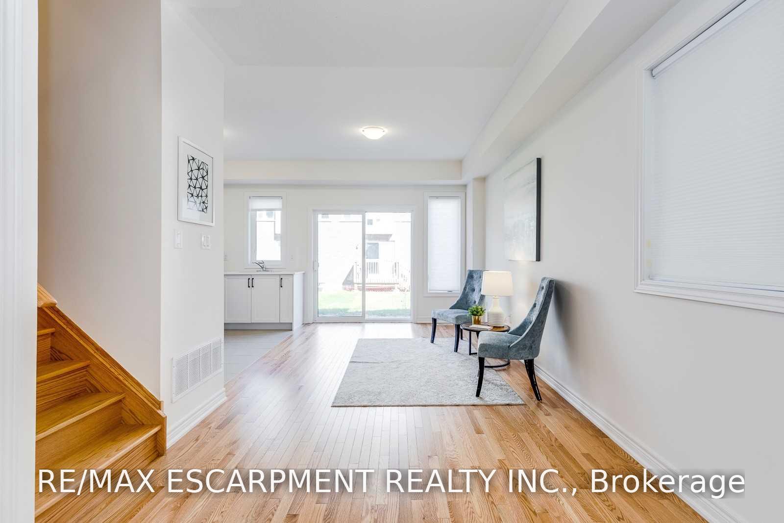 Photo 4 of 3967 Leonardo Street, Burlington, Alton — HOMEH