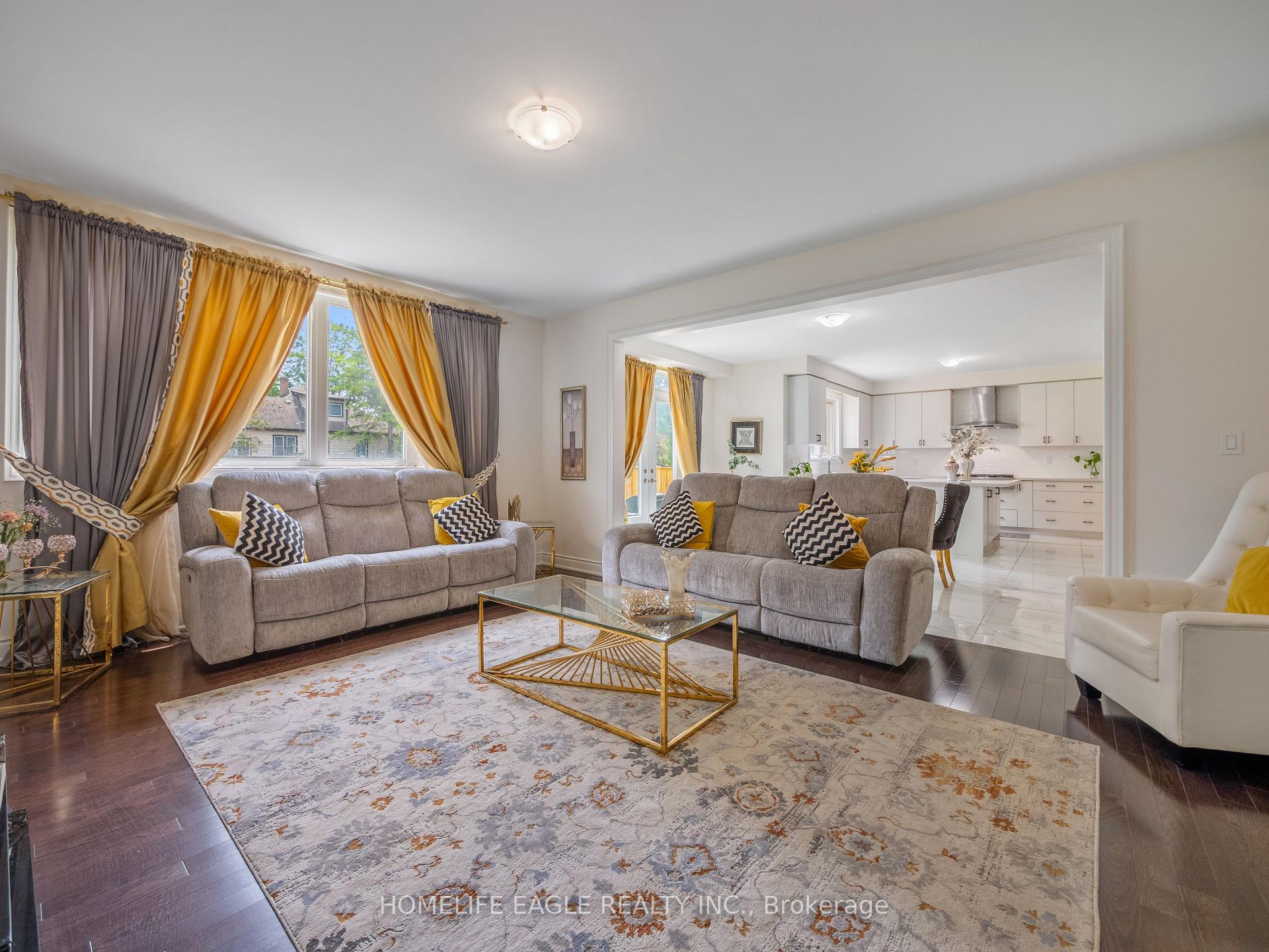 Photo 10 of 245 Danny Wheeler Boulevard, Georgina, Keswick North — HOMEH