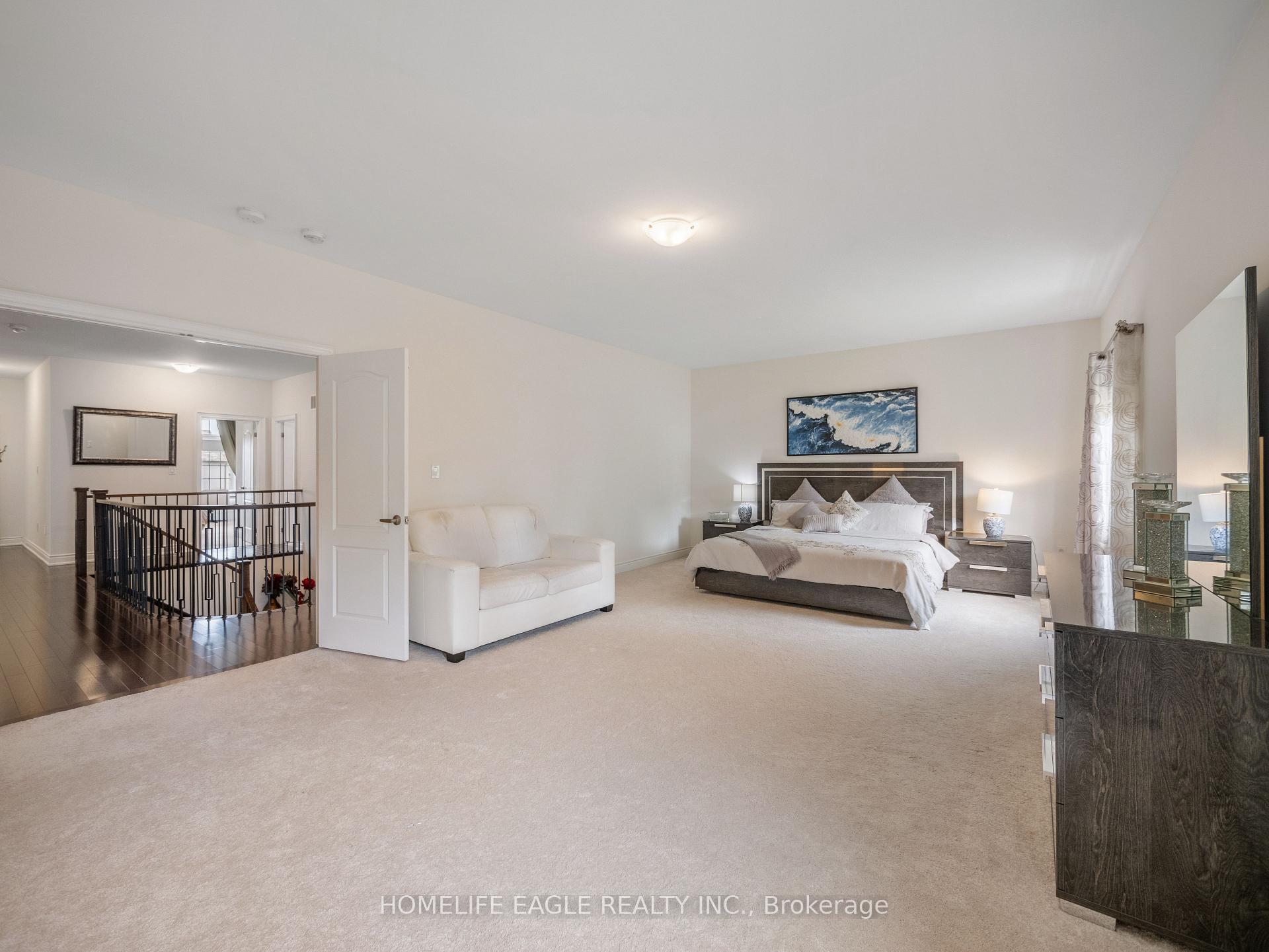 Photo 11 of 245 Danny Wheeler Boulevard, Georgina, Keswick North — HOMEH