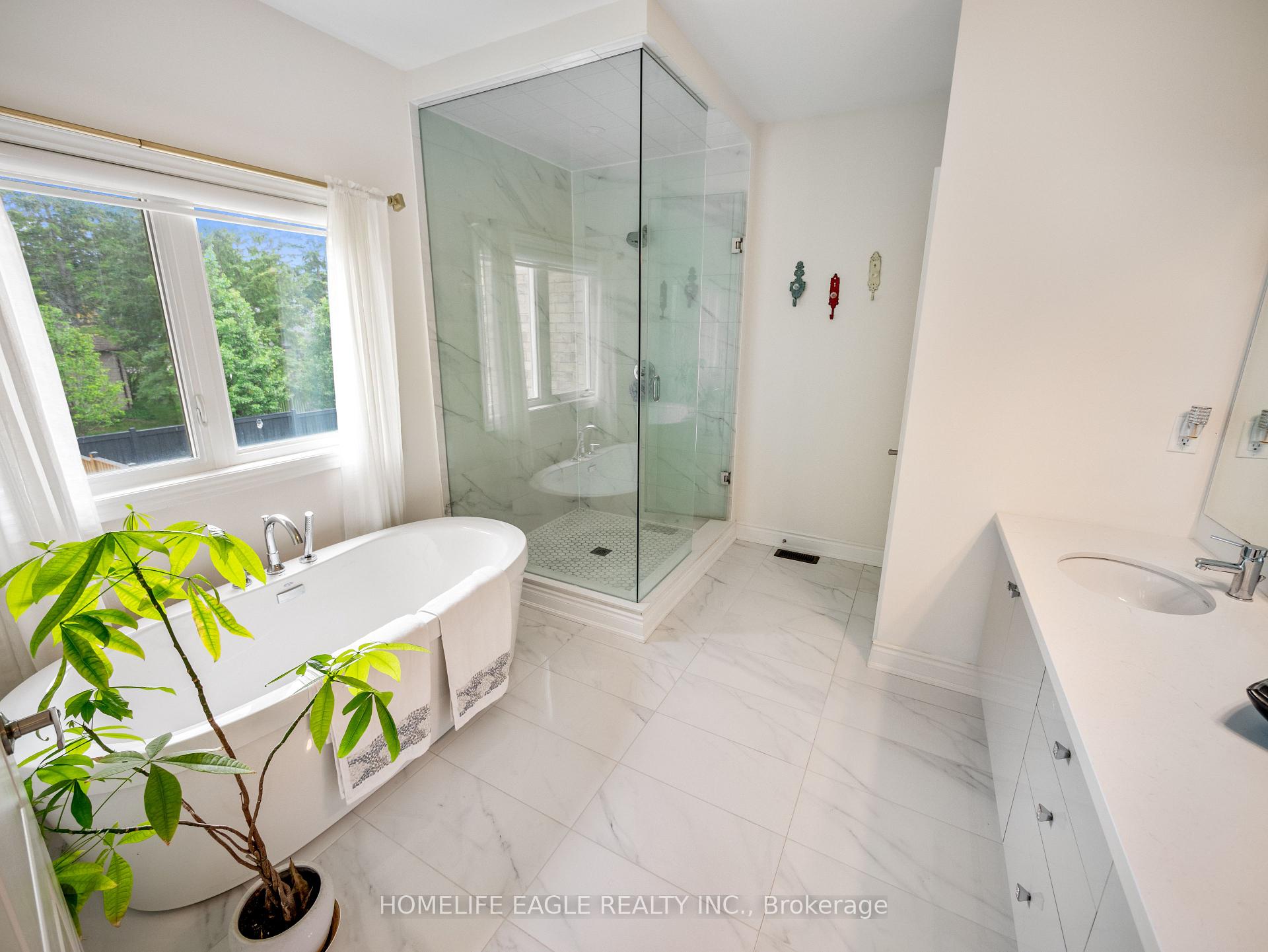 Photo 14 of 245 Danny Wheeler Boulevard, Georgina, Keswick North — HOMEH