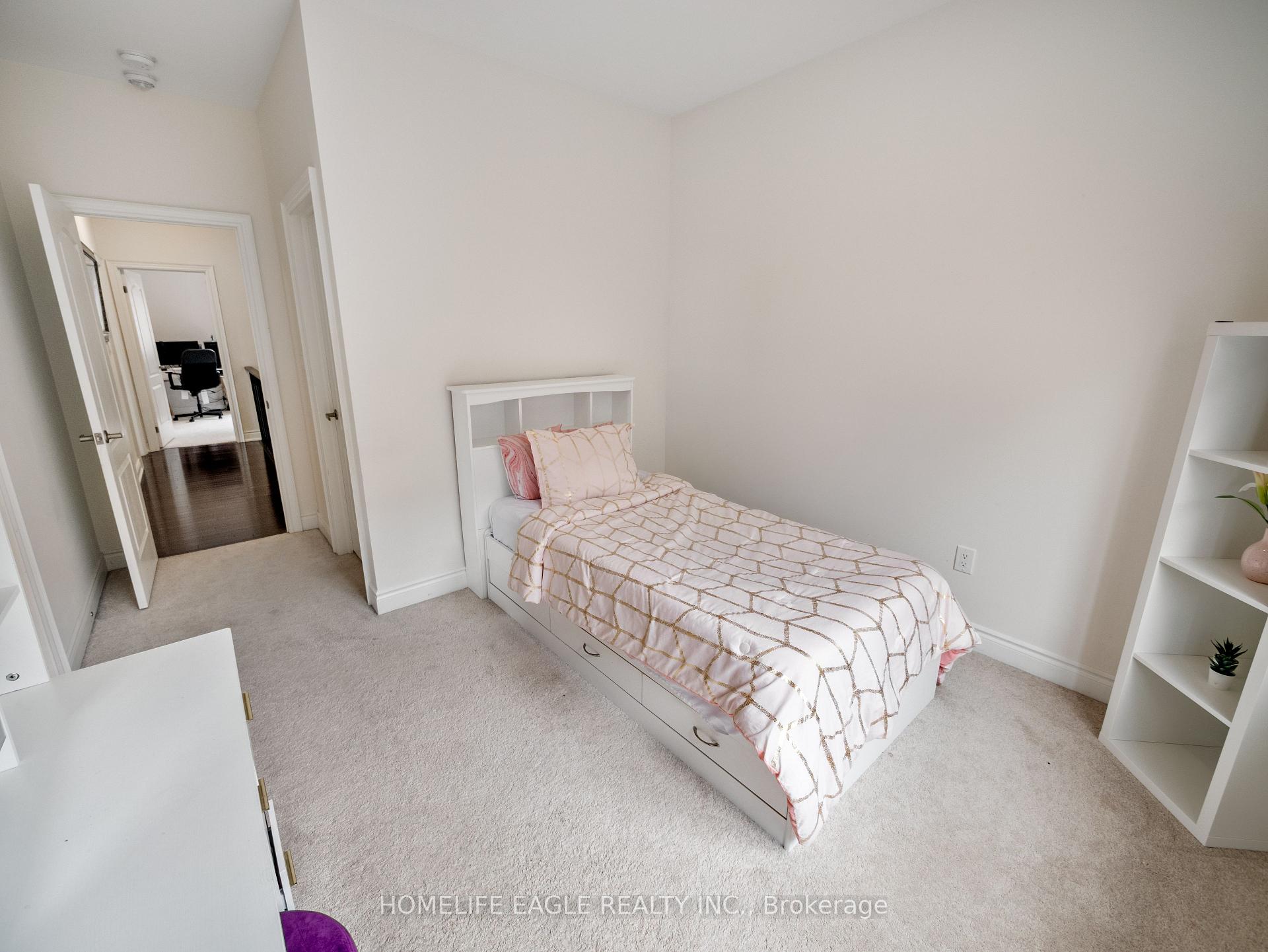 Photo 15 of 245 Danny Wheeler Boulevard, Georgina, Keswick North — HOMEH
