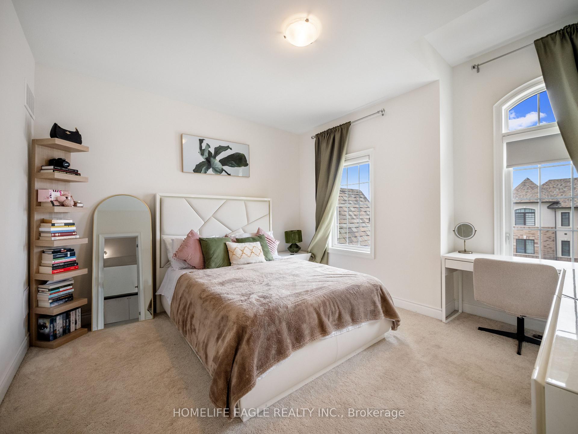 Photo 17 of 245 Danny Wheeler Boulevard, Georgina, Keswick North — HOMEH