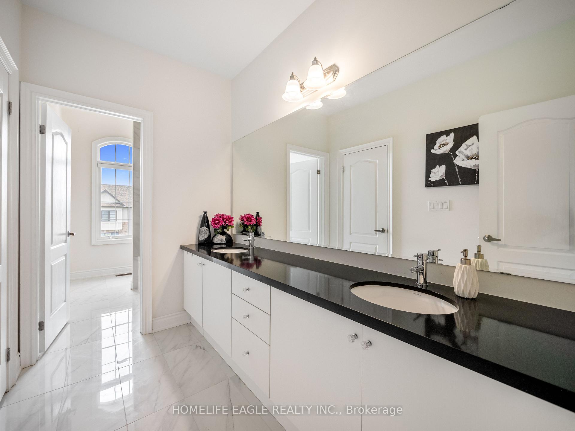 Photo 18 of 245 Danny Wheeler Boulevard, Georgina, Keswick North — HOMEH