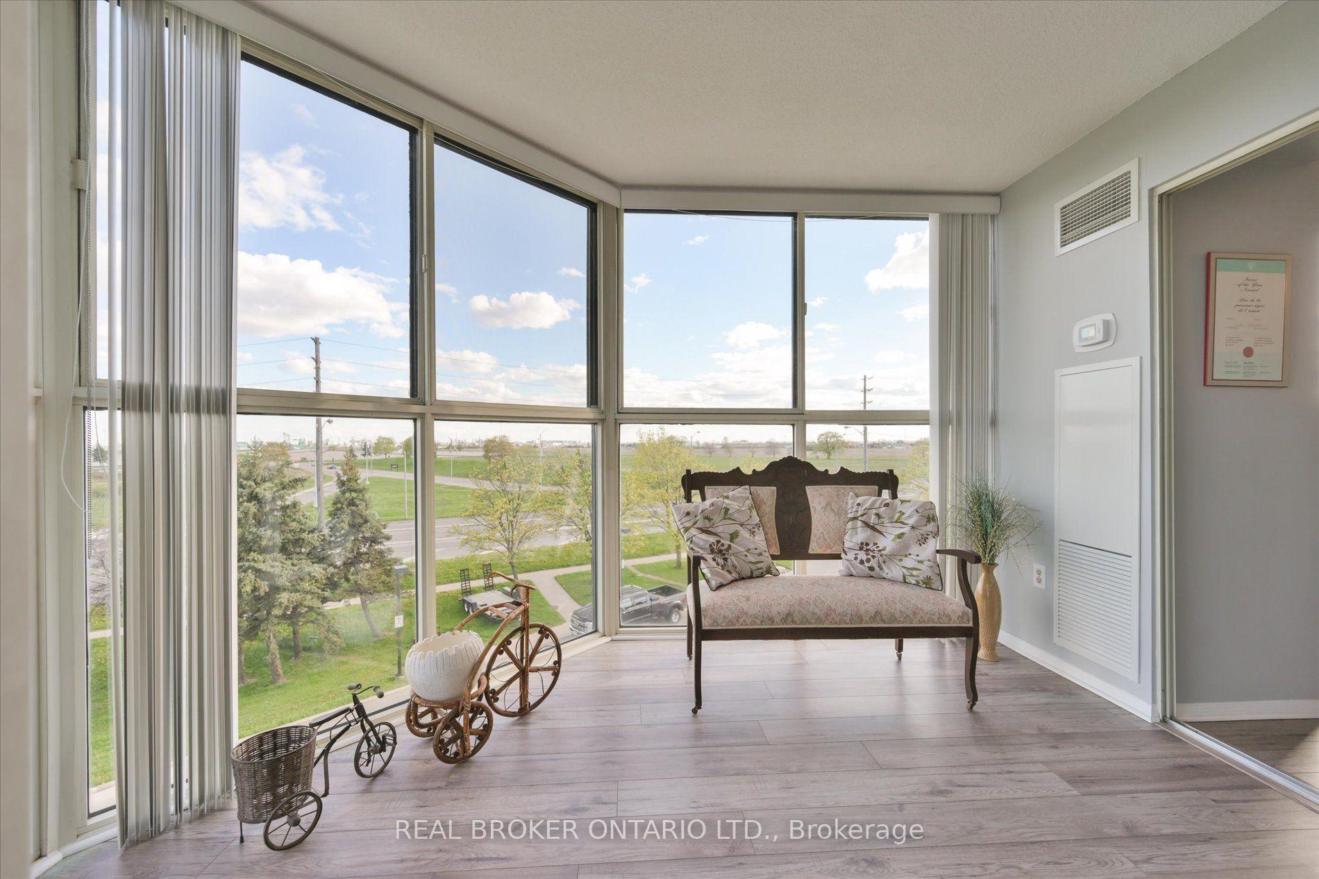 Photo 8 of Unit 403, 600 Rexdale Boulevard, Etobicoke, West Humber-Clairville — HOMEH