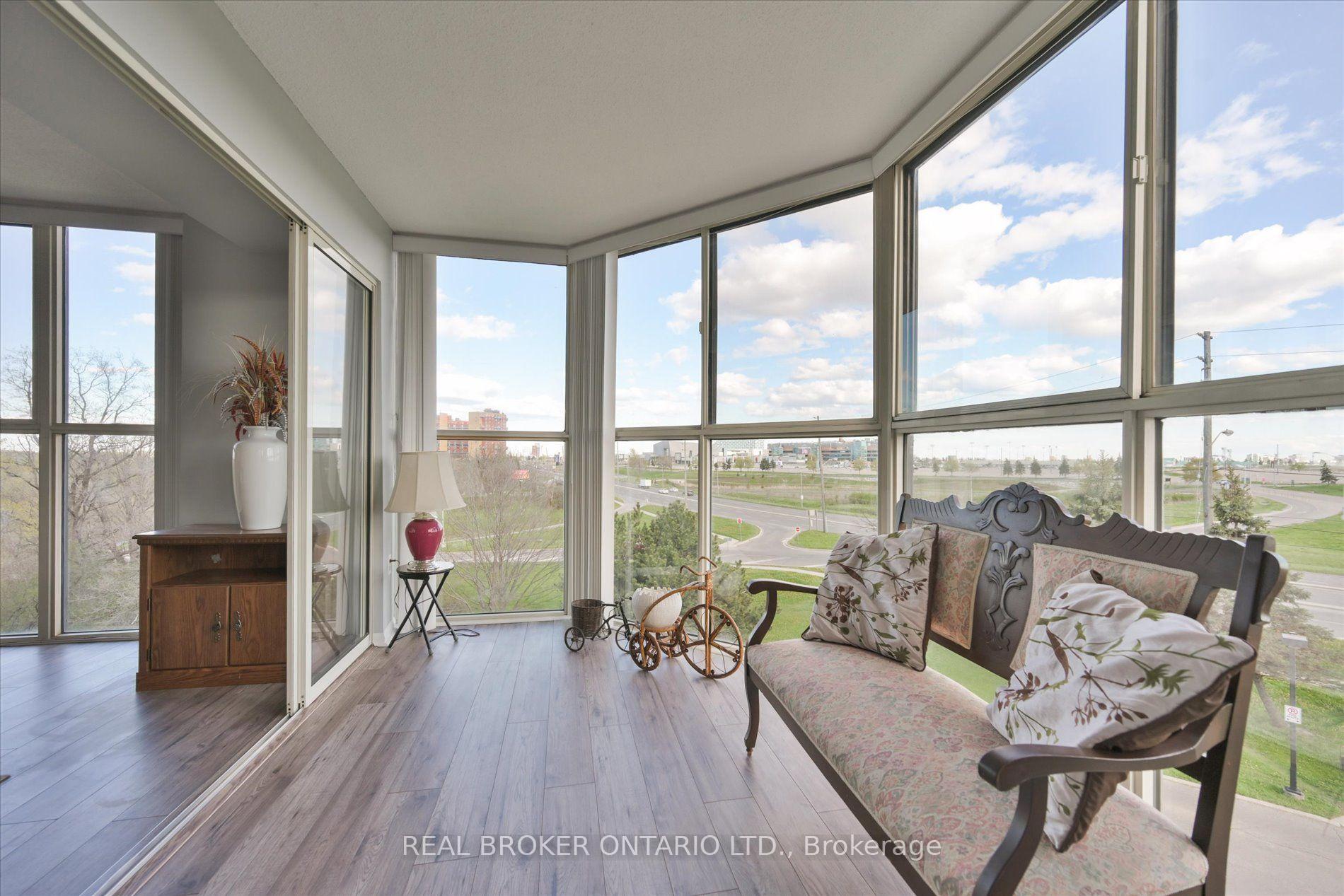 Photo 9 of Unit 403, 600 Rexdale Boulevard, Etobicoke, West Humber-Clairville — HOMEH