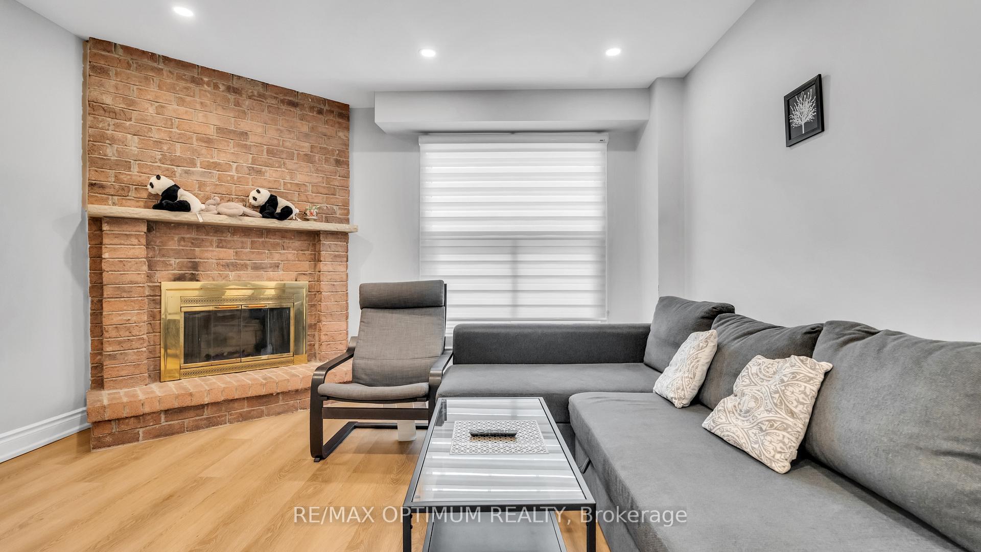 Photo 10 of 362 Kingsbridge Garden Circle, Mississauga, Hurontario — HOMEH