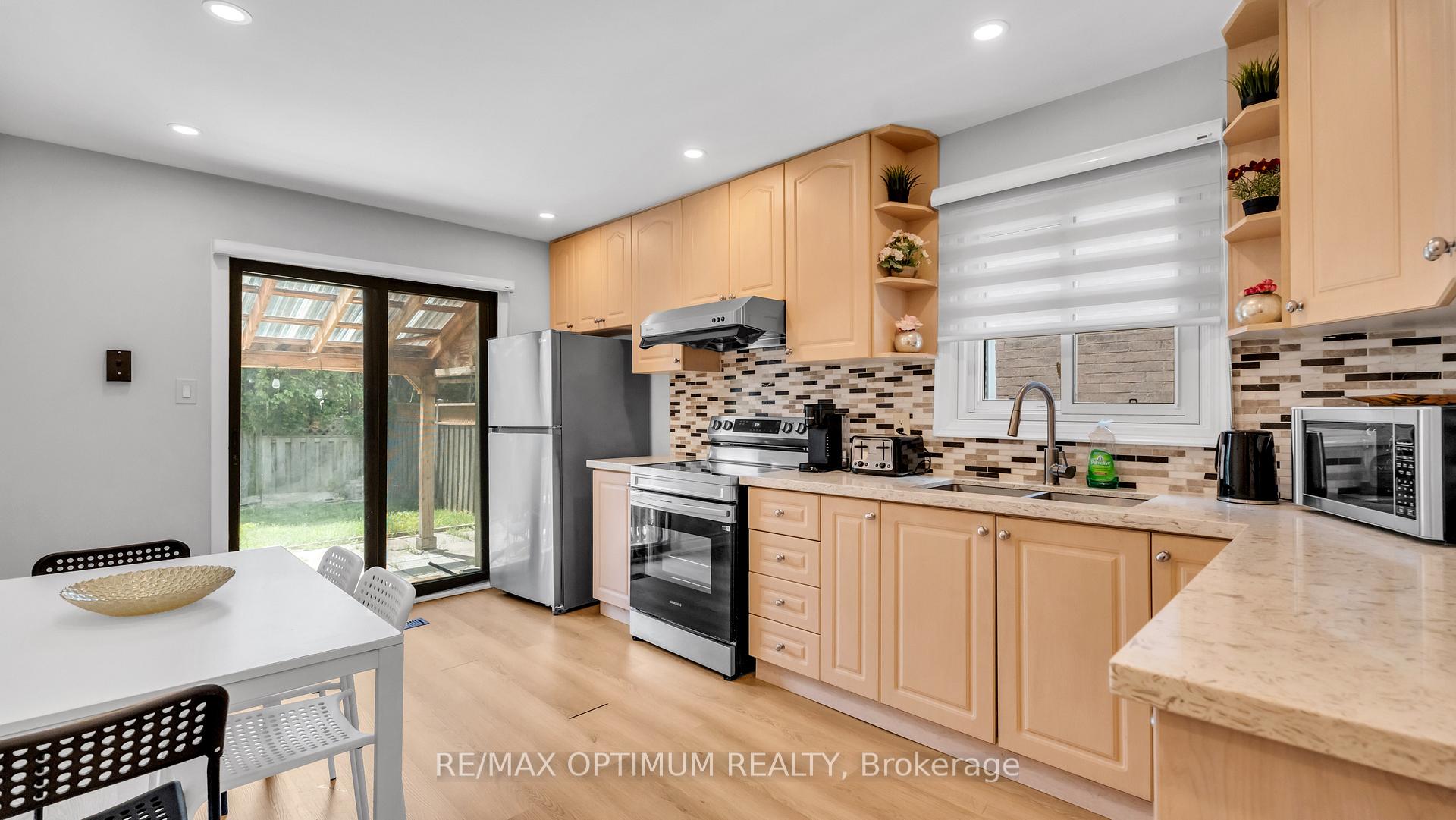 Photo 14 of 362 Kingsbridge Garden Circle, Mississauga, Hurontario — HOMEH