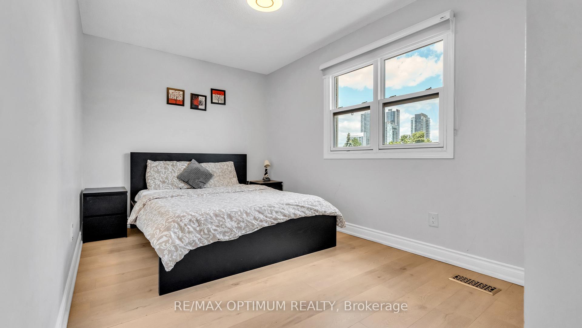 Photo 23 of 362 Kingsbridge Garden Circle, Mississauga, Hurontario — HOMEH