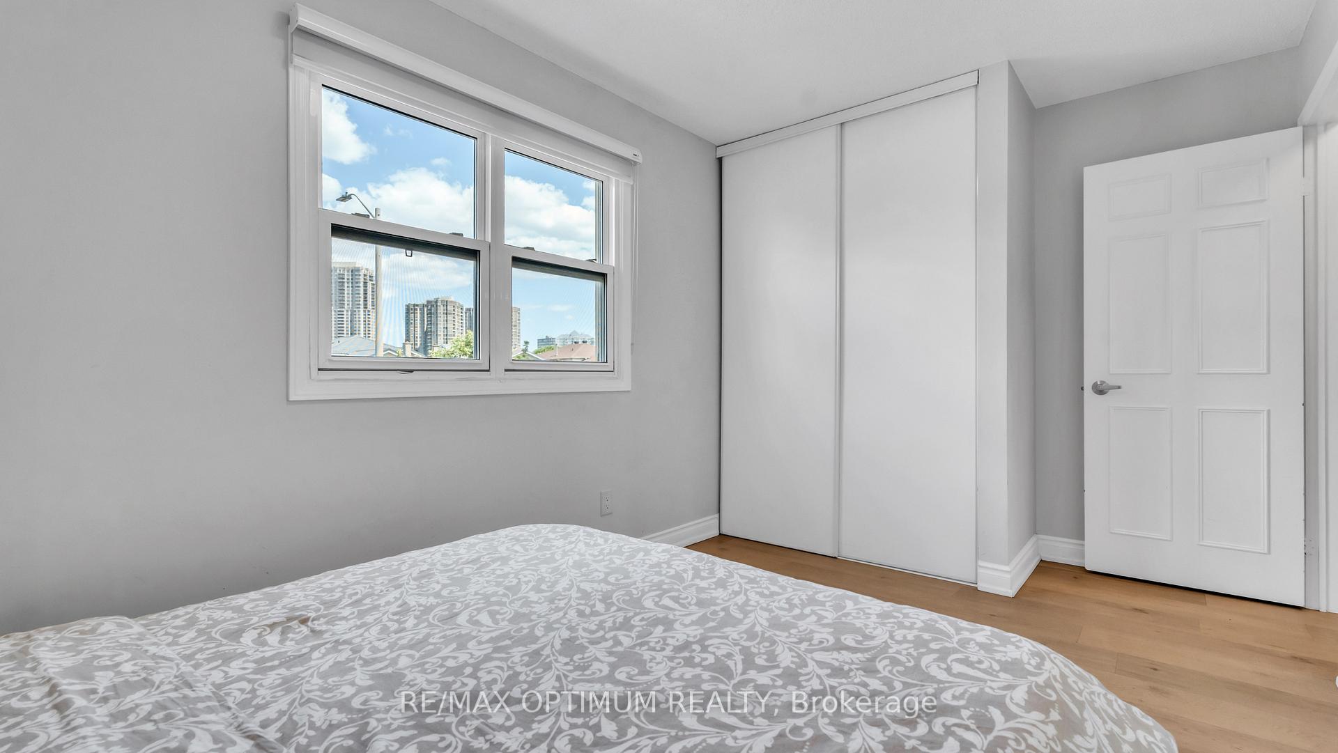 Photo 24 of 362 Kingsbridge Garden Circle, Mississauga, Hurontario — HOMEH