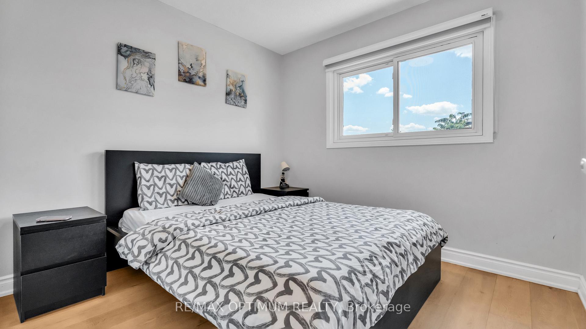 Photo 25 of 362 Kingsbridge Garden Circle, Mississauga, Hurontario — HOMEH