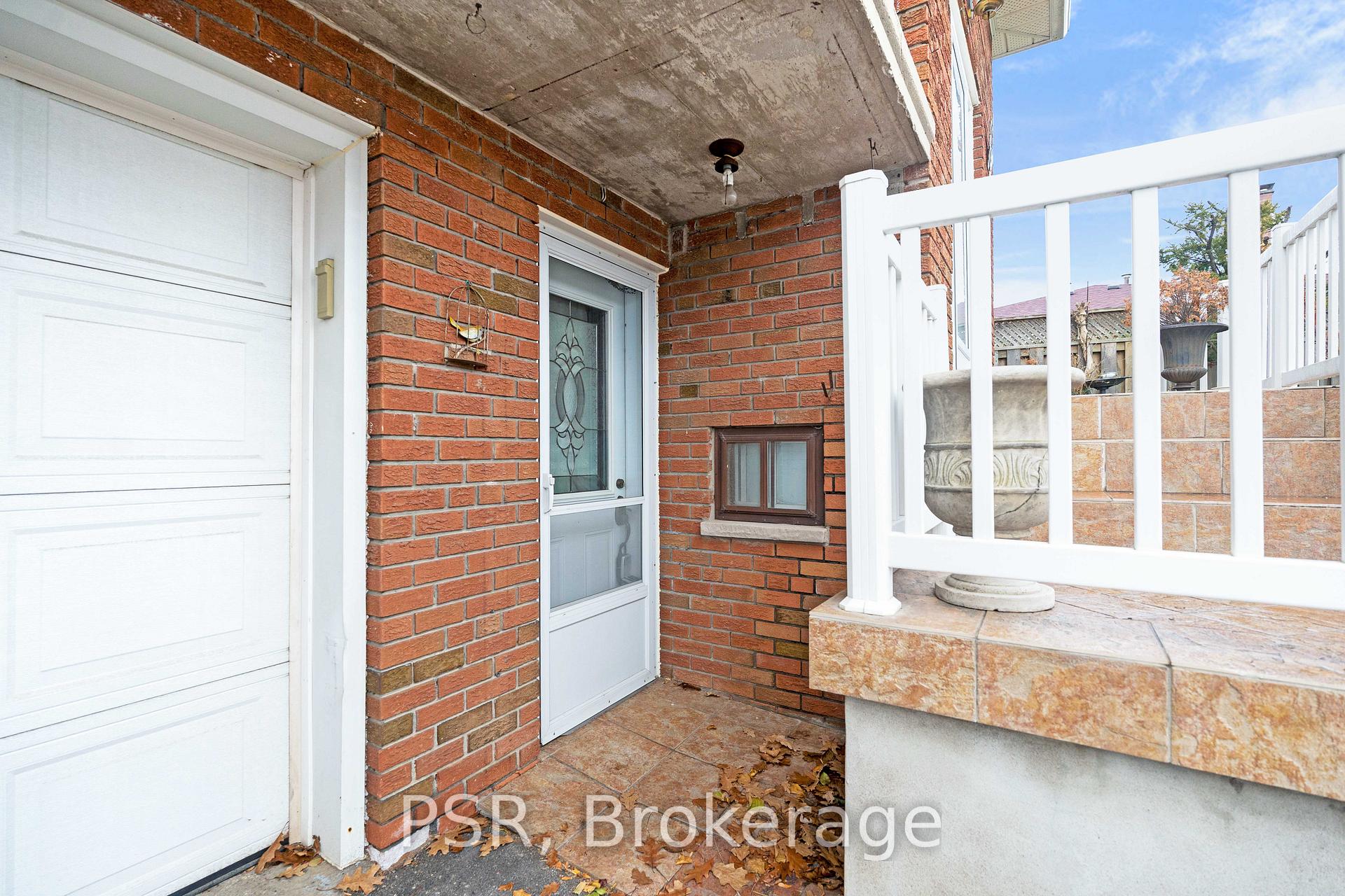 Photo 6 of 60 Bamford Crescent, North York, Black Creek — HOMEH