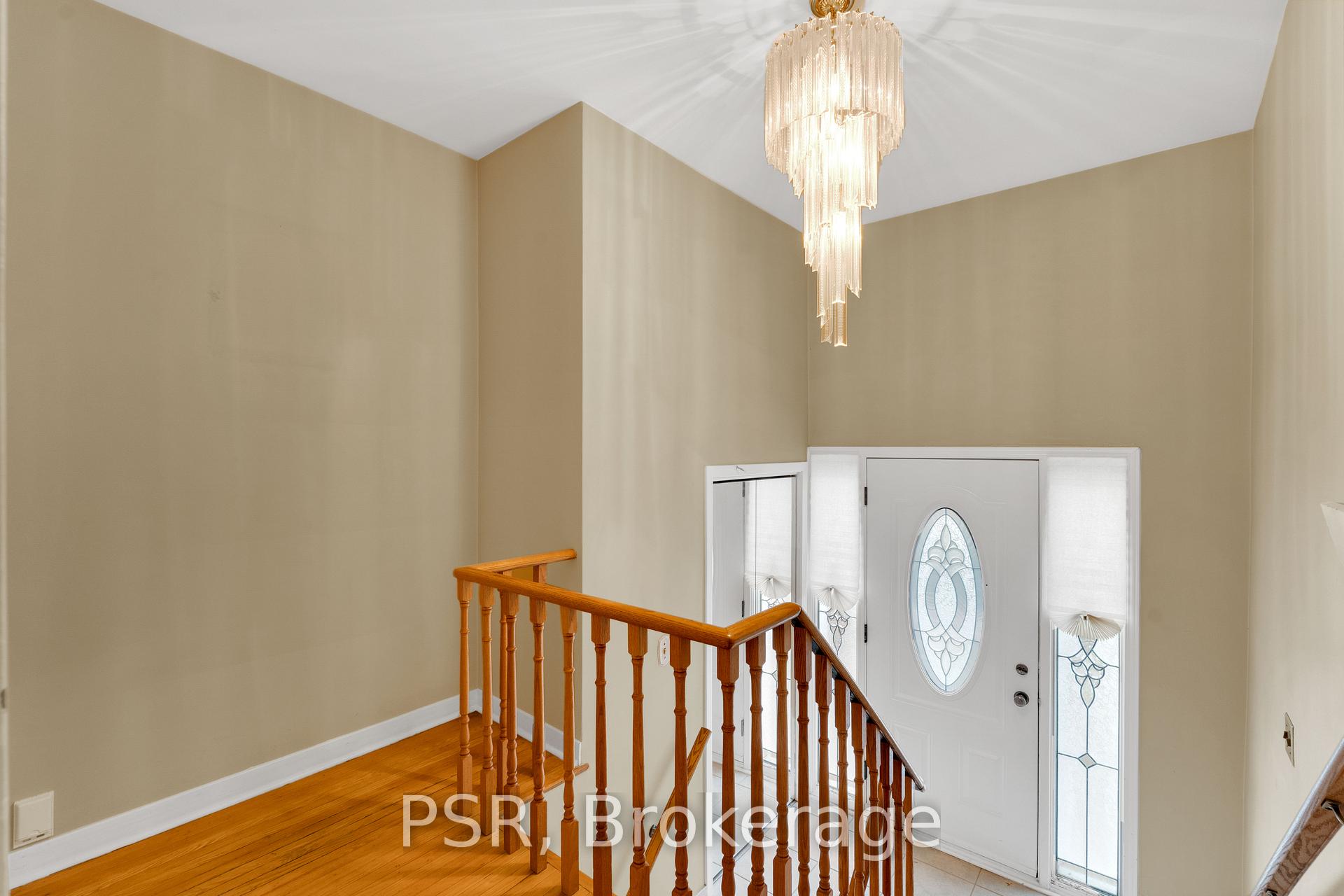 Photo 8 of 60 Bamford Crescent, North York, Black Creek — HOMEH