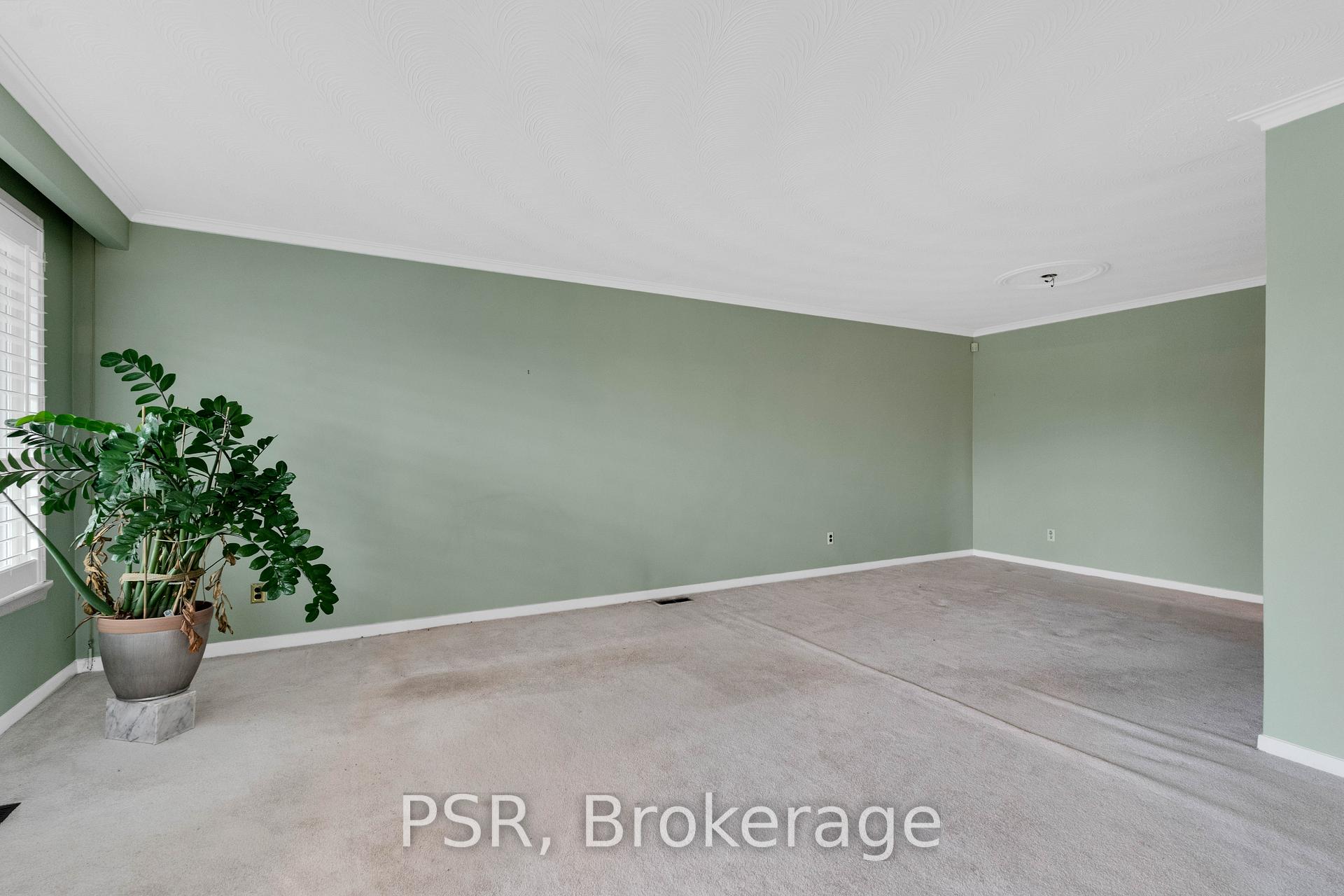 Photo 9 of 60 Bamford Crescent, North York, Black Creek — HOMEH