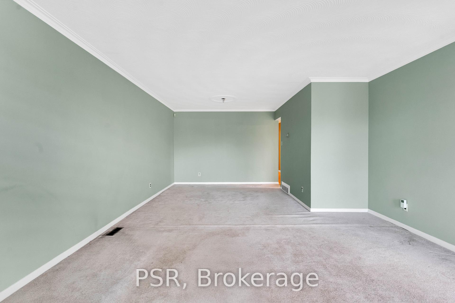 Photo 10 of 60 Bamford Crescent, North York, Black Creek — HOMEH