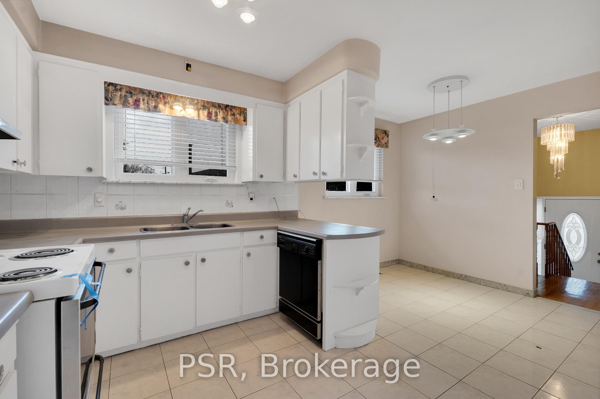 Photo 12 of 60 Bamford Crescent, North York, Black Creek — HOMEH