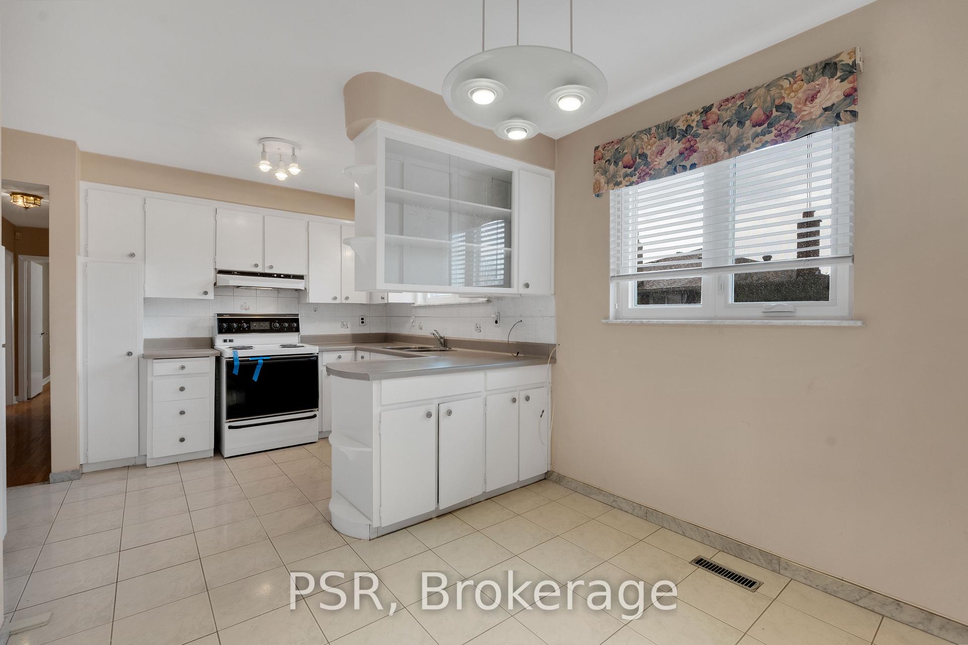 Photo 14 of 60 Bamford Crescent, North York, Black Creek — HOMEH