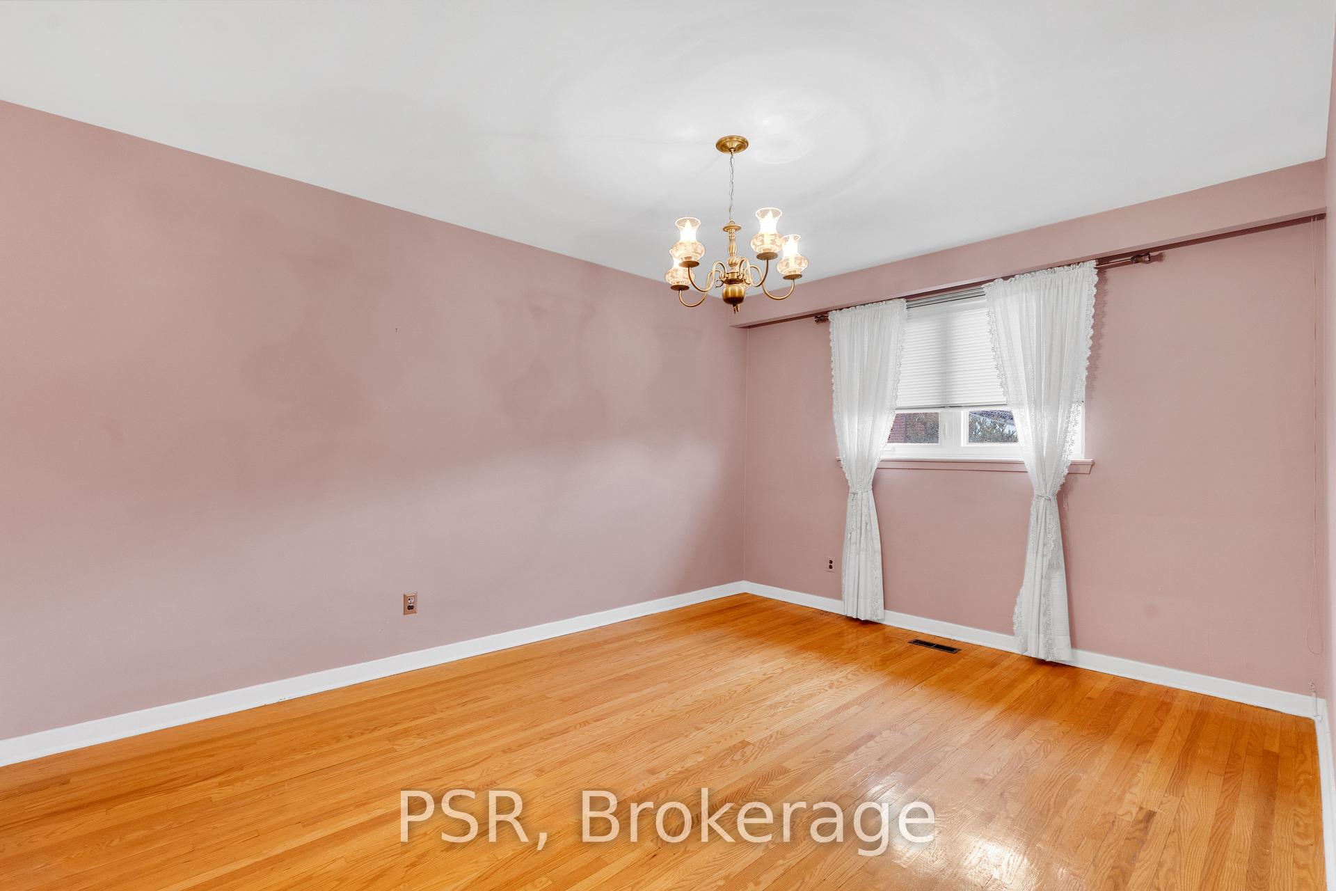 Photo 18 of 60 Bamford Crescent, North York, Black Creek — HOMEH