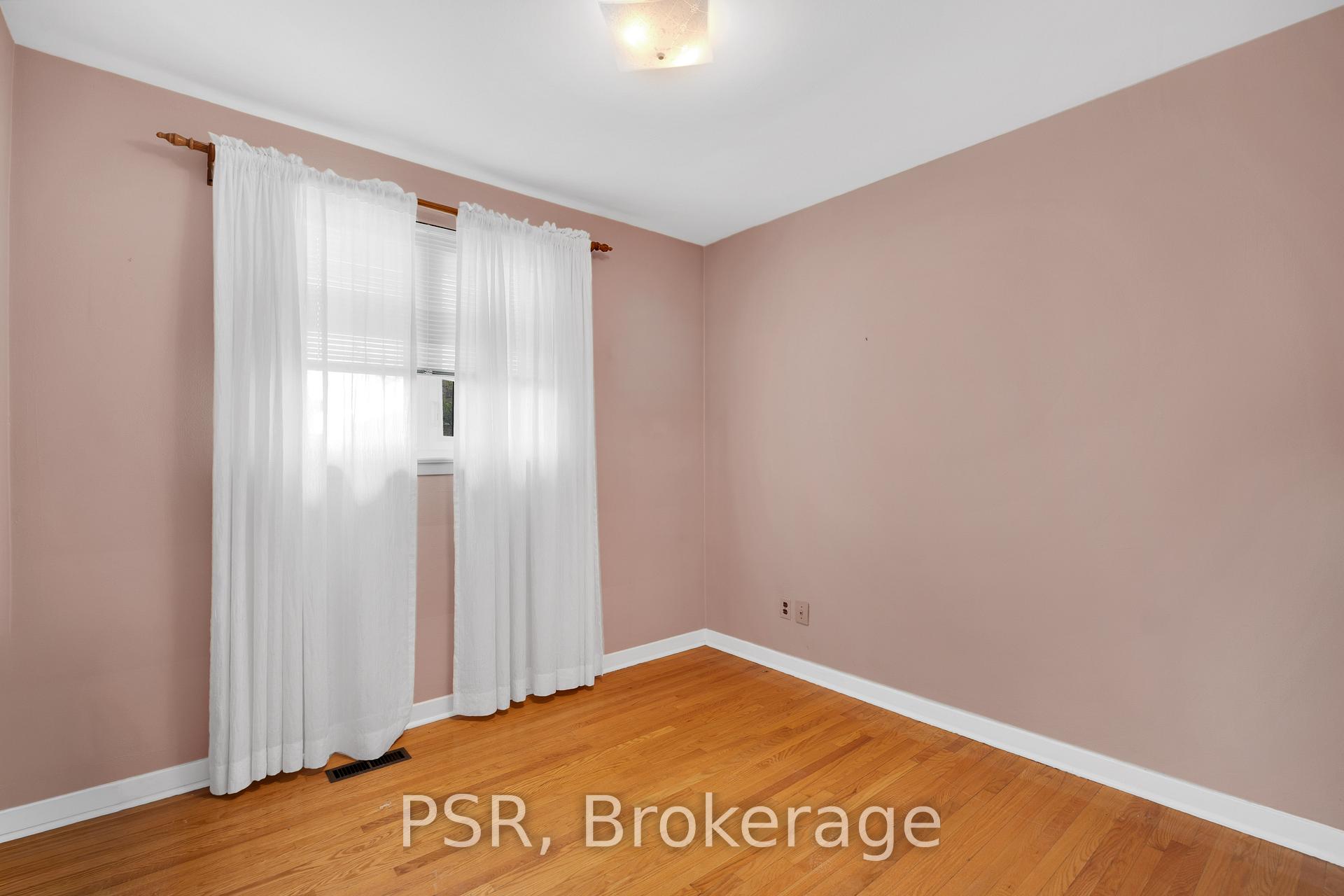 Photo 22 of 60 Bamford Crescent, North York, Black Creek — HOMEH