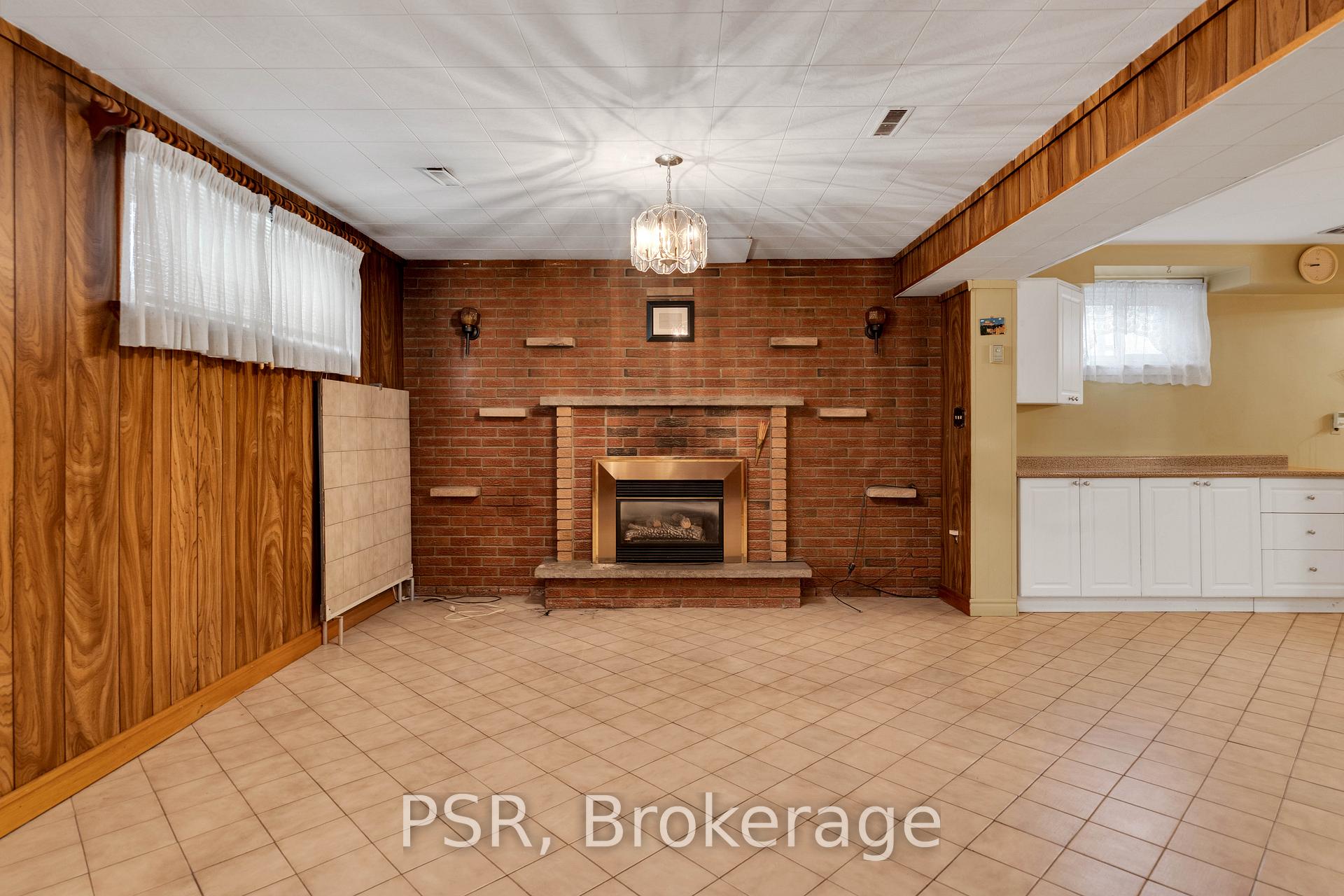 Photo 32 of 60 Bamford Crescent, North York, Black Creek — HOMEH
