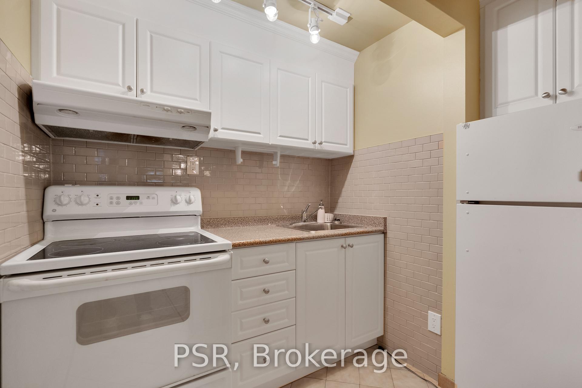 Photo 35 of 60 Bamford Crescent, North York, Black Creek — HOMEH