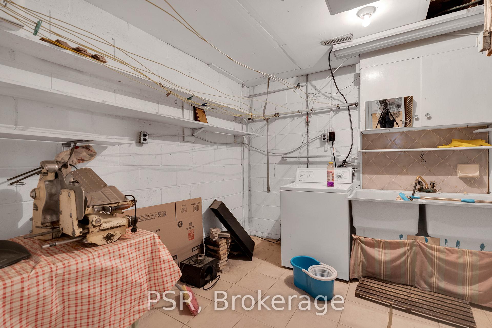 Photo 36 of 60 Bamford Crescent, North York, Black Creek — HOMEH
