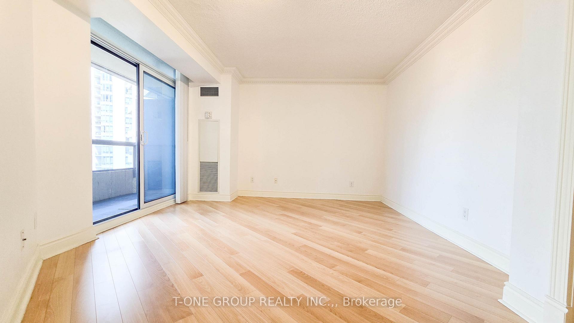 Front of Unit 1729, 15 Northtown Way