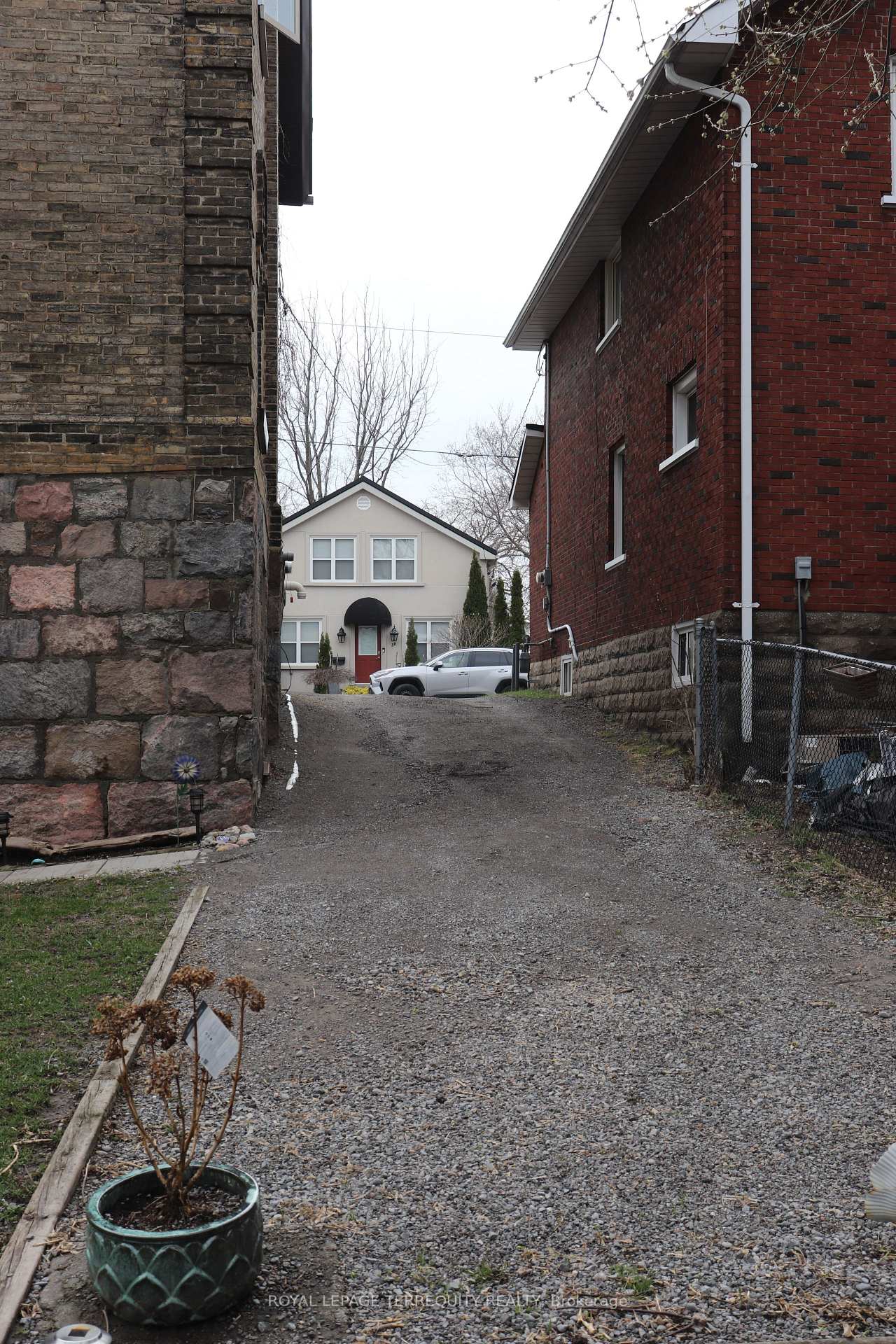 Photo 37 of 51 Nassau Street, Oshawa, Vanier — HOMEH
