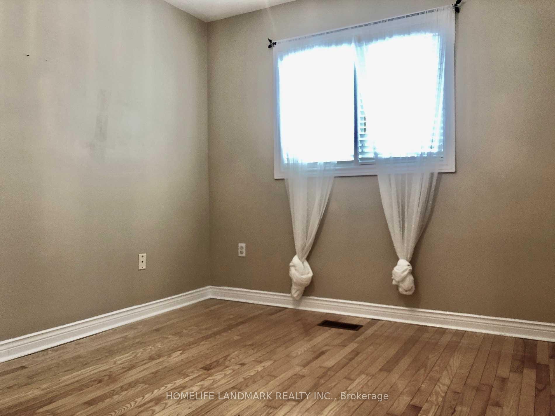 Photo 13 of 196 Park Drive, Whitchurch-Stouffville, Stouffville — HOMEH