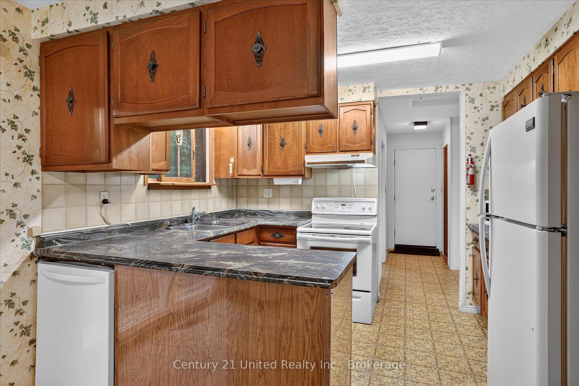 Photo 15 of 995 Nicholl's Boulevard, Selwyn — HOMEH