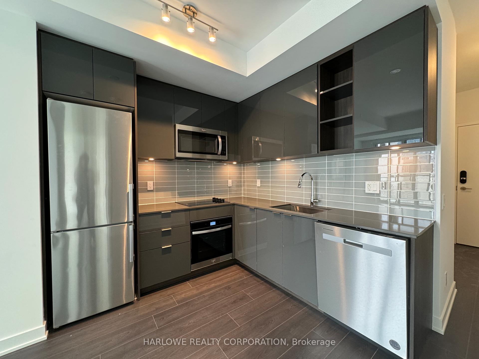 Front of Unit 631, 543 Richmond Street W