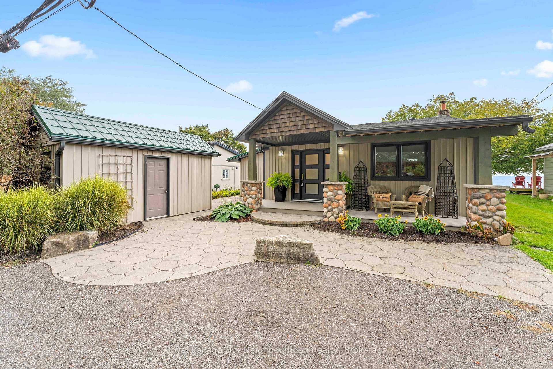 Photo 3 of 121 Cedar Crest Beach Road, Clarington, Bowmanville — HOMEH