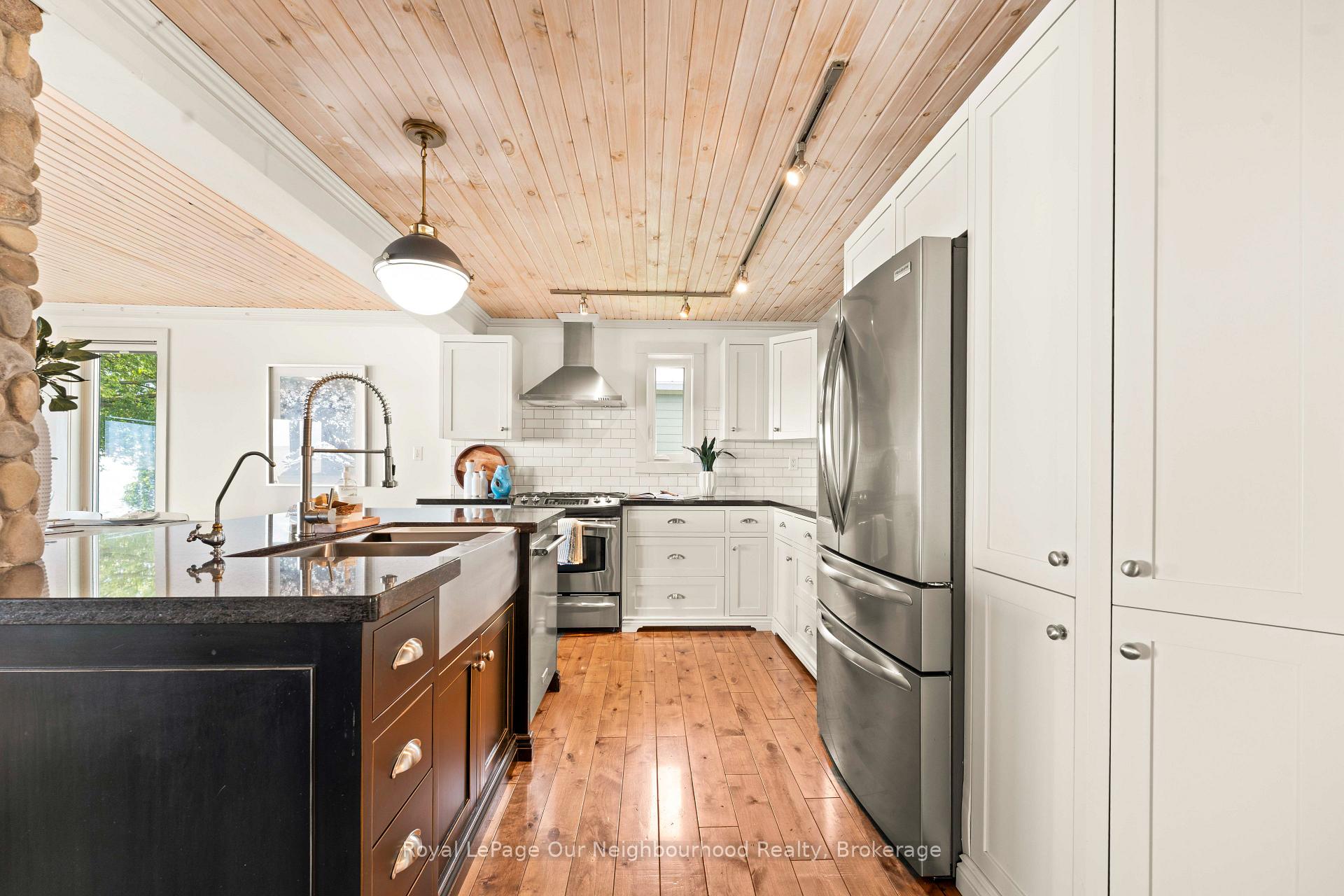 Photo 24 of 121 Cedar Crest Beach Road, Clarington, Bowmanville — HOMEH