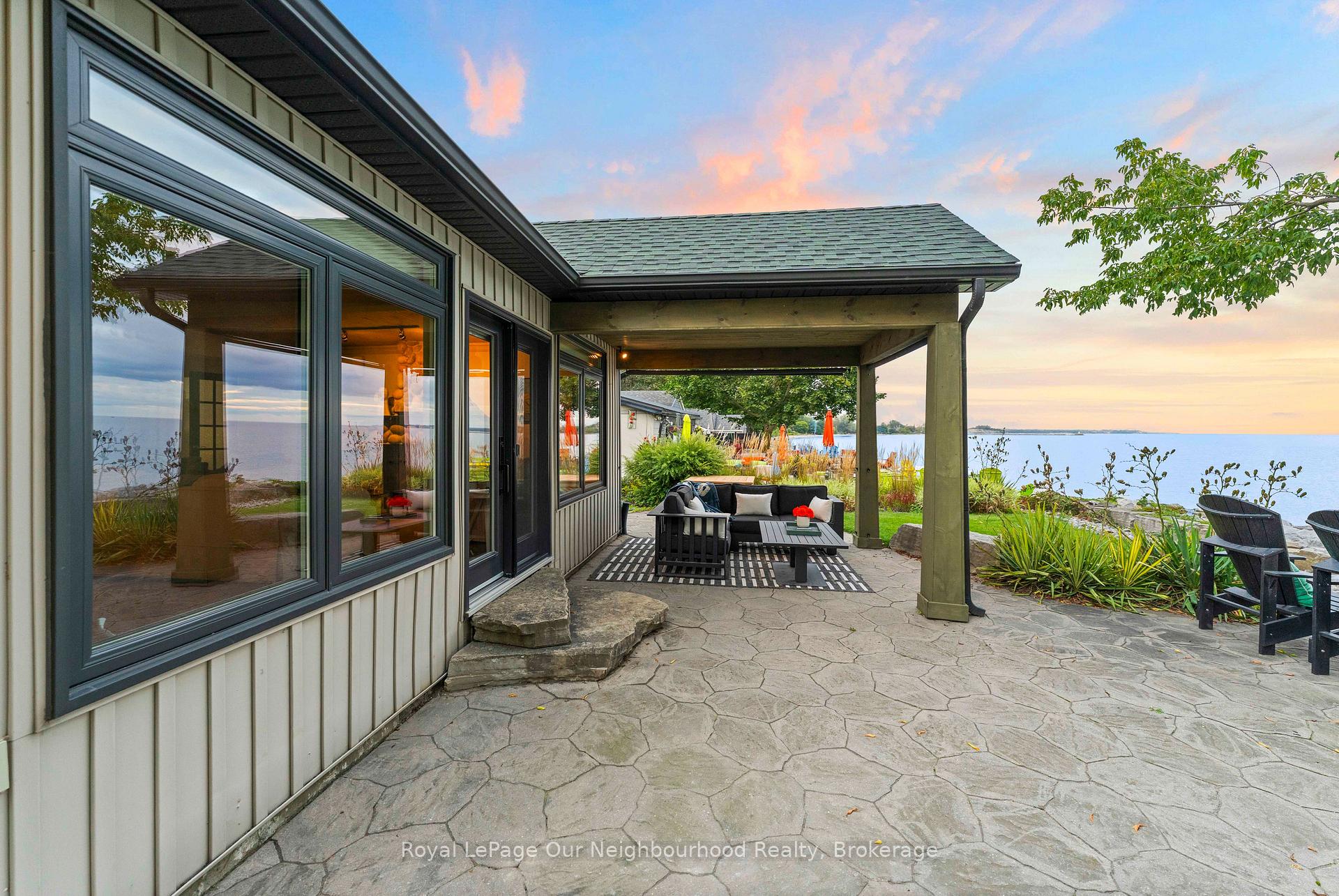 Photo 1 of 121 Cedar Crest Beach Road, Clarington, Bowmanville — HOMEH