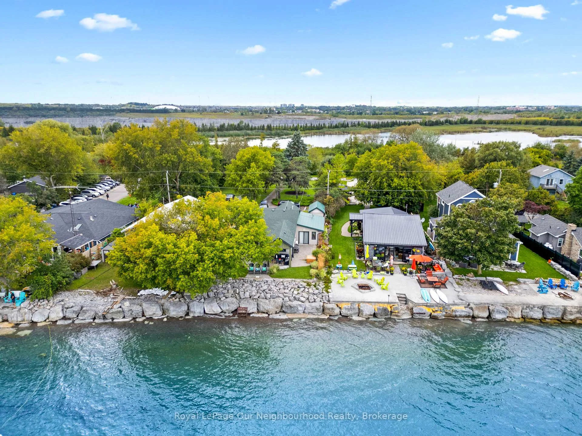 Photo 6 of 121 Cedar Crest Beach Road, Clarington, Bowmanville — HOMEH