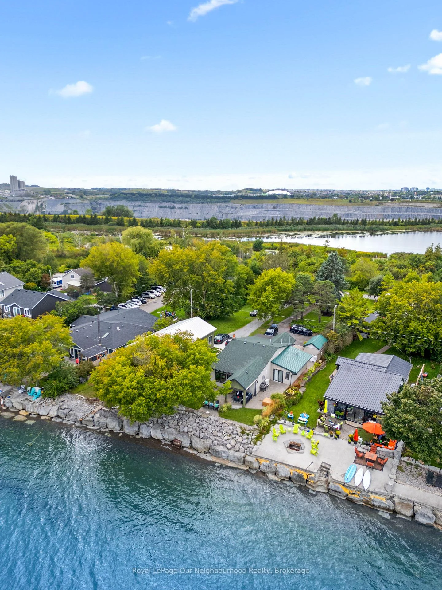 Photo 8 of 121 Cedar Crest Beach Road, Clarington, Bowmanville — HOMEH