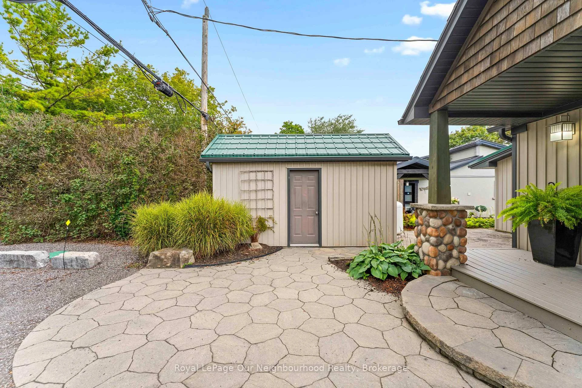 Photo 14 of 121 Cedar Crest Beach Road, Clarington, Bowmanville — HOMEH