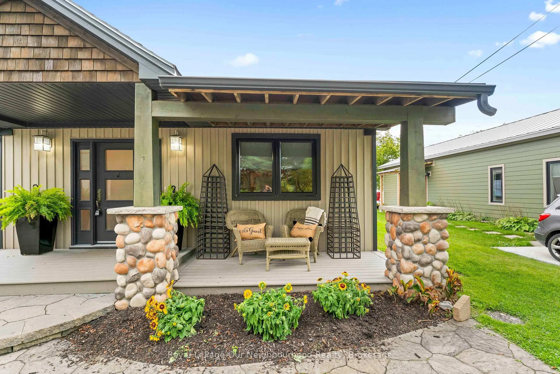 Photo 16 of 121 Cedar Crest Beach Road, Clarington, Bowmanville — HOMEH