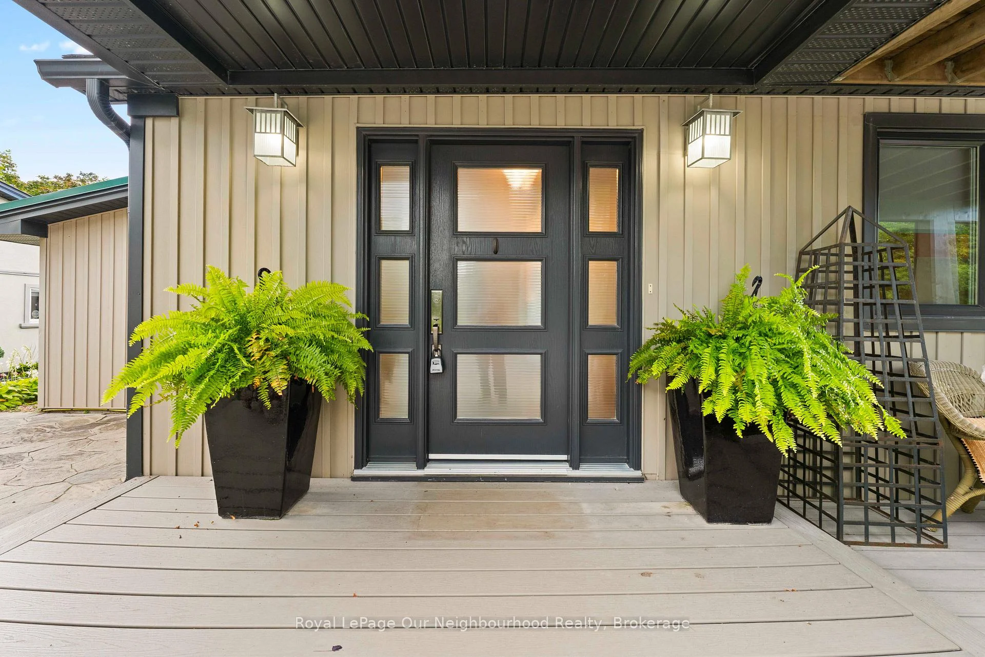Photo 18 of 121 Cedar Crest Beach Road, Clarington, Bowmanville — HOMEH